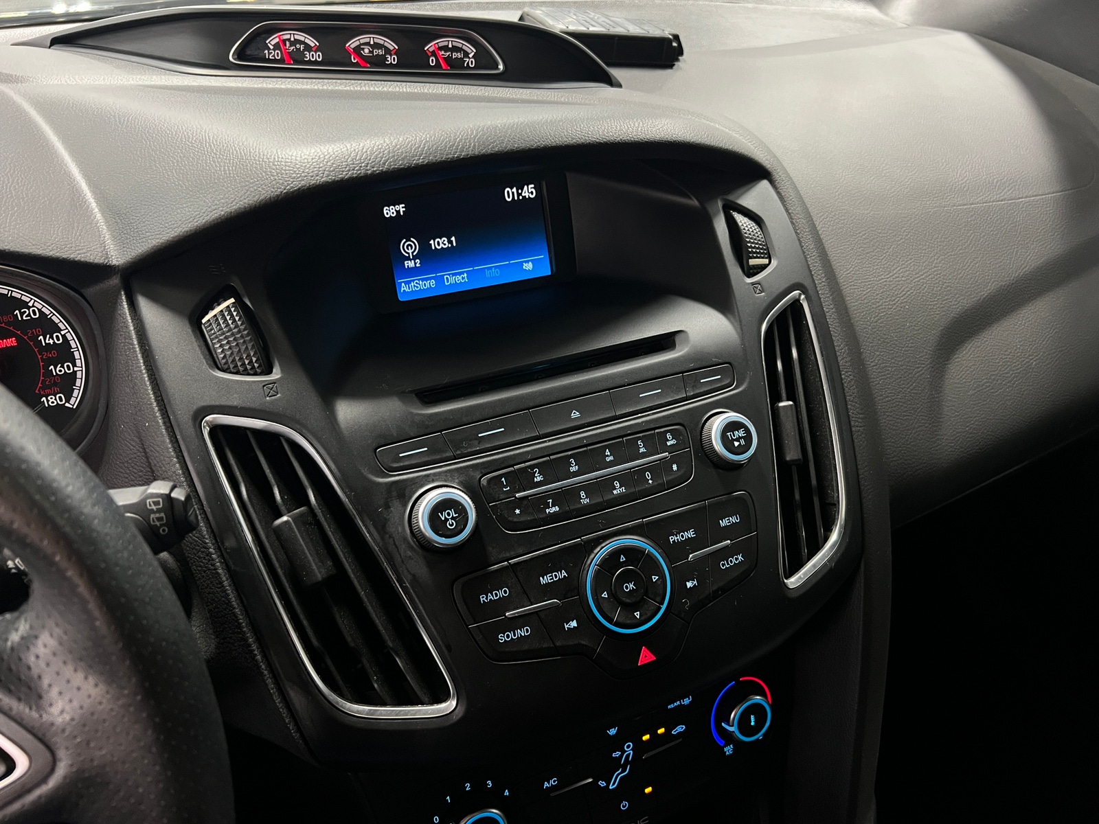 Thumbnail: 2016 Ford Focus - 4