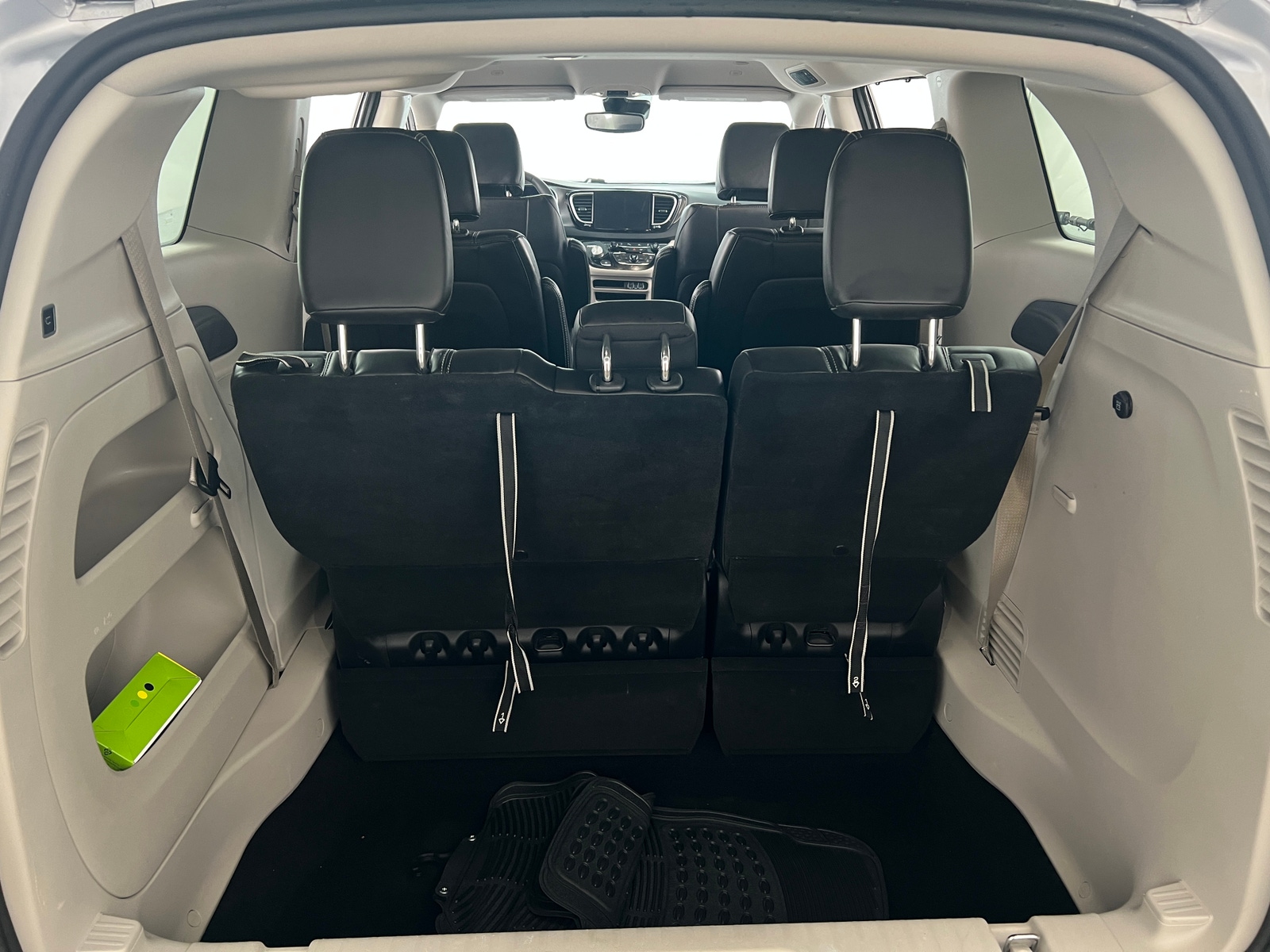 Thumbnail: 2023 Chrysler Pacifica - 6