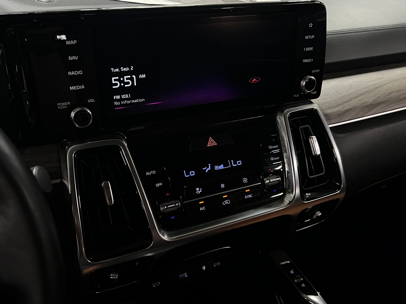 Thumbnail: 2022 Kia Sorento - 3