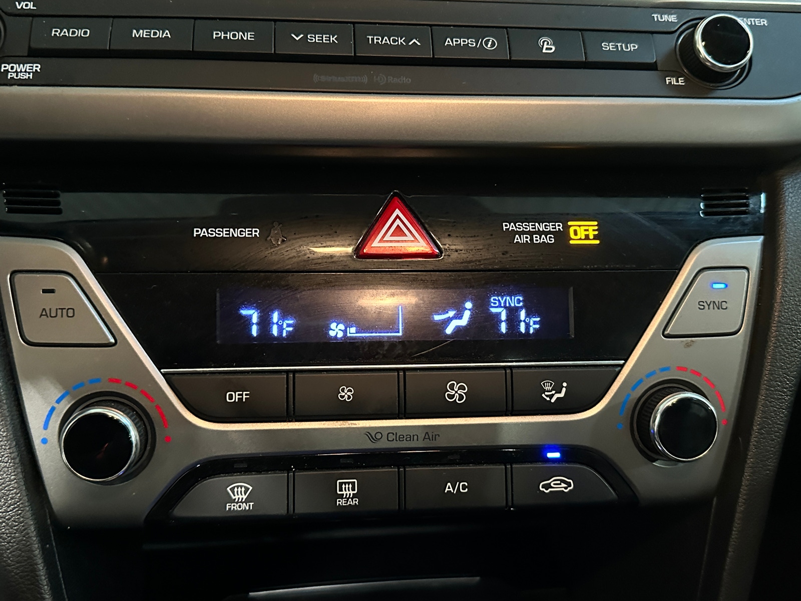 Thumbnail: 2017 Hyundai Elantra - 3