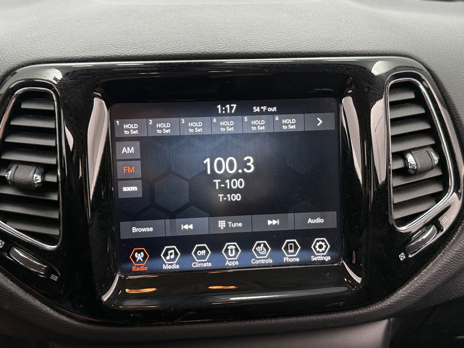 Thumbnail: 2019 Jeep Compass - 3