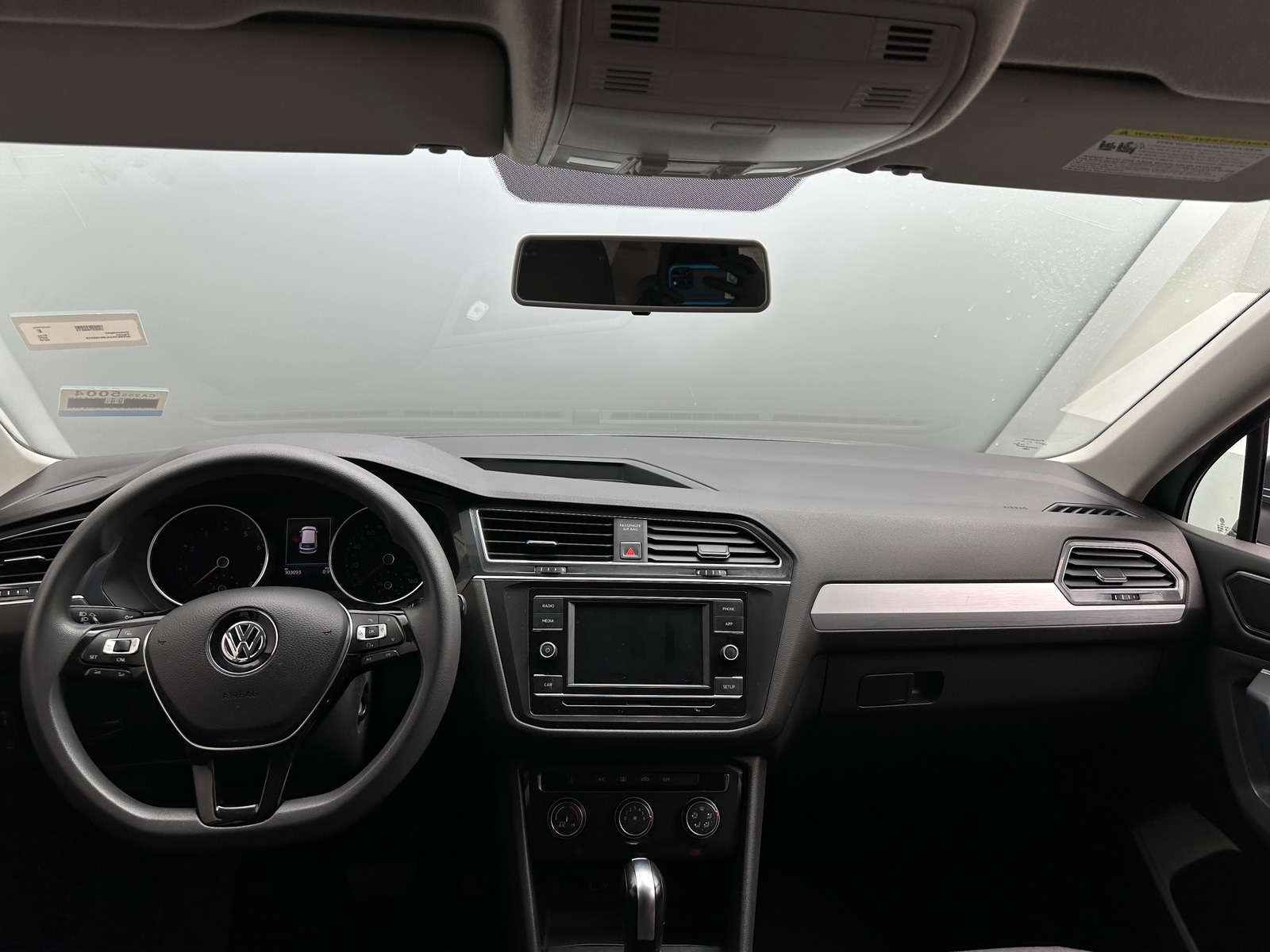 Thumbnail: 2018 Volkswagen Tiguan - 3