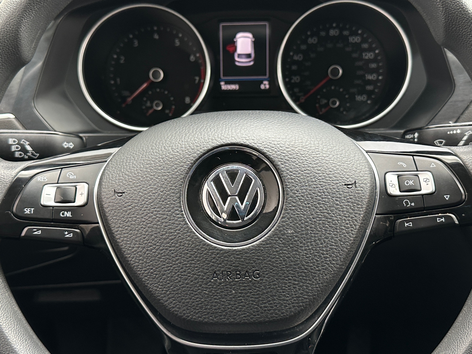 Thumbnail: 2018 Volkswagen Tiguan - 5