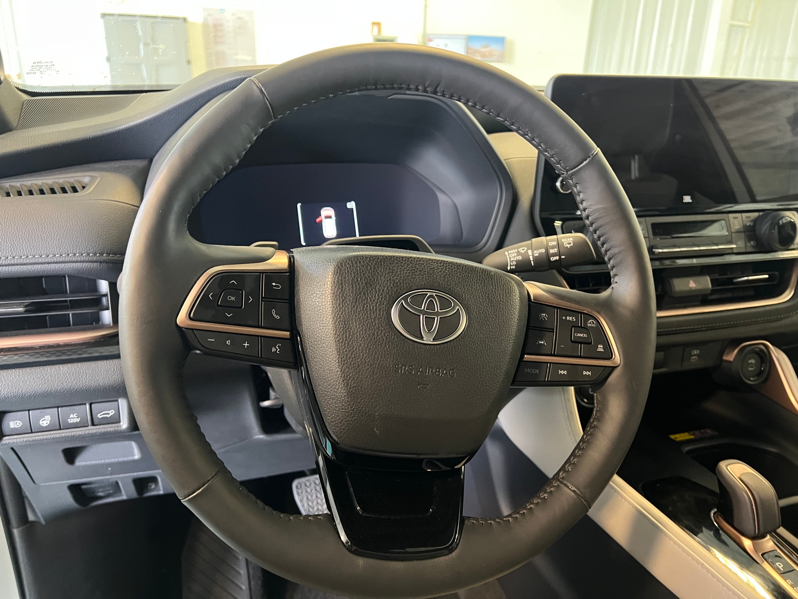 Thumbnail: 2025 Toyota Grand Highlander - 4
