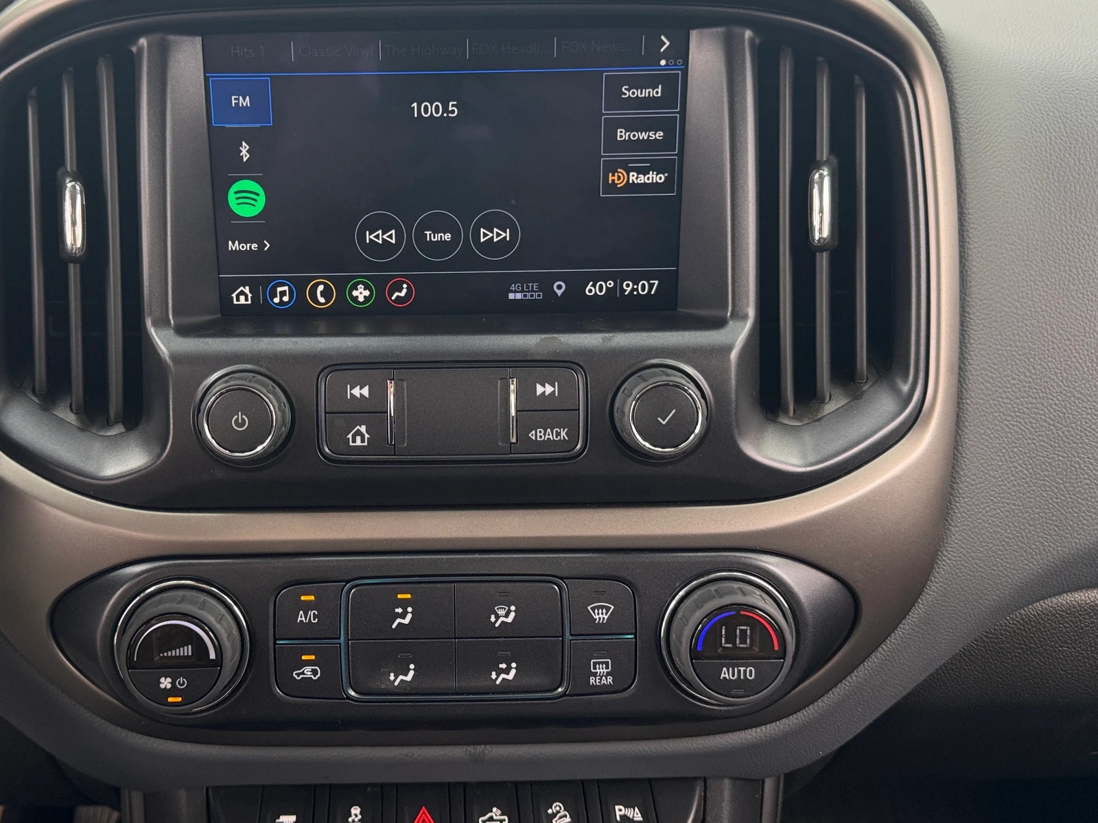 Thumbnail: 2022 Chevrolet Colorado - 4