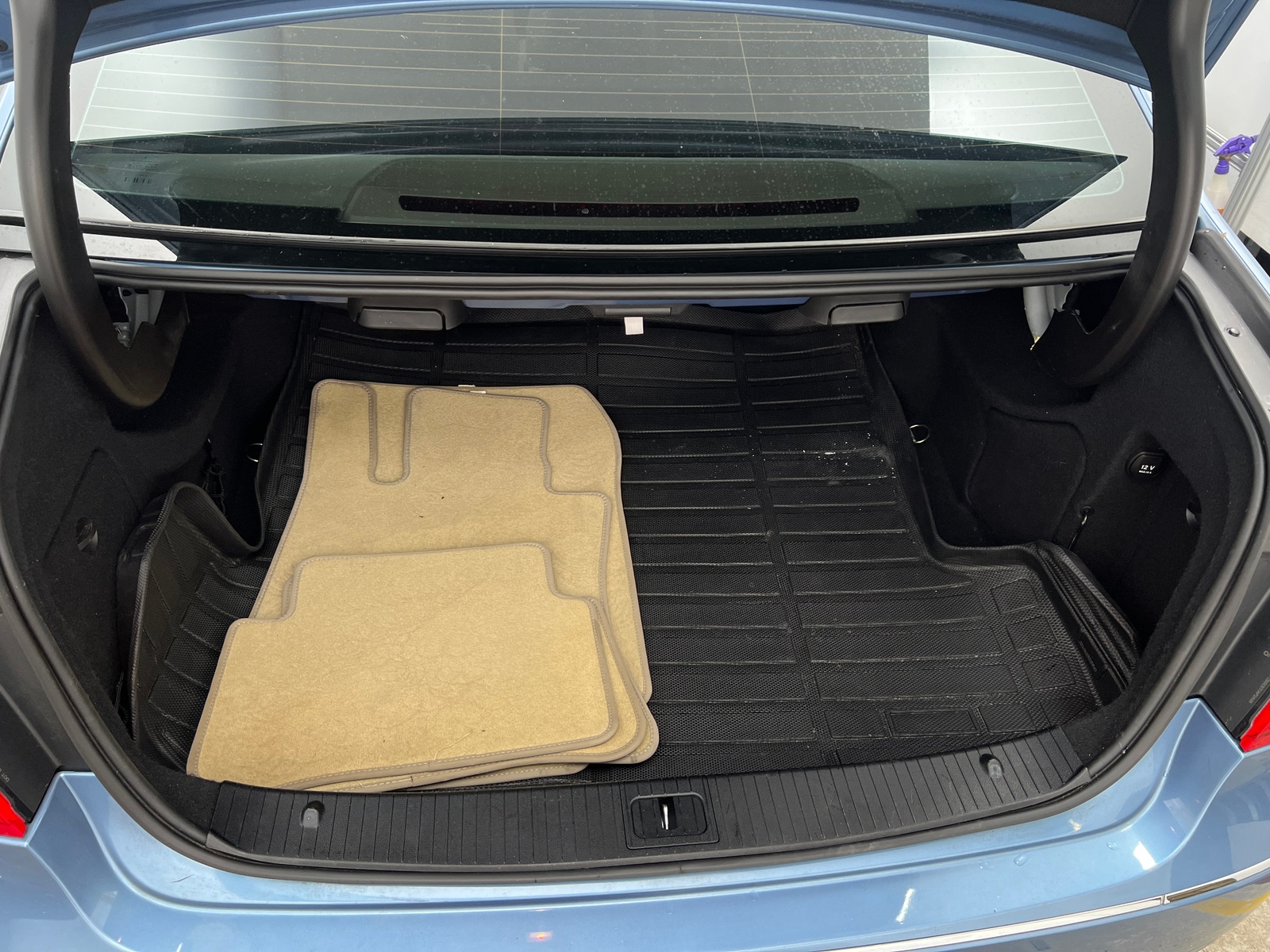 Thumbnail: 2010 Mercedes-Benz E-Class - 6