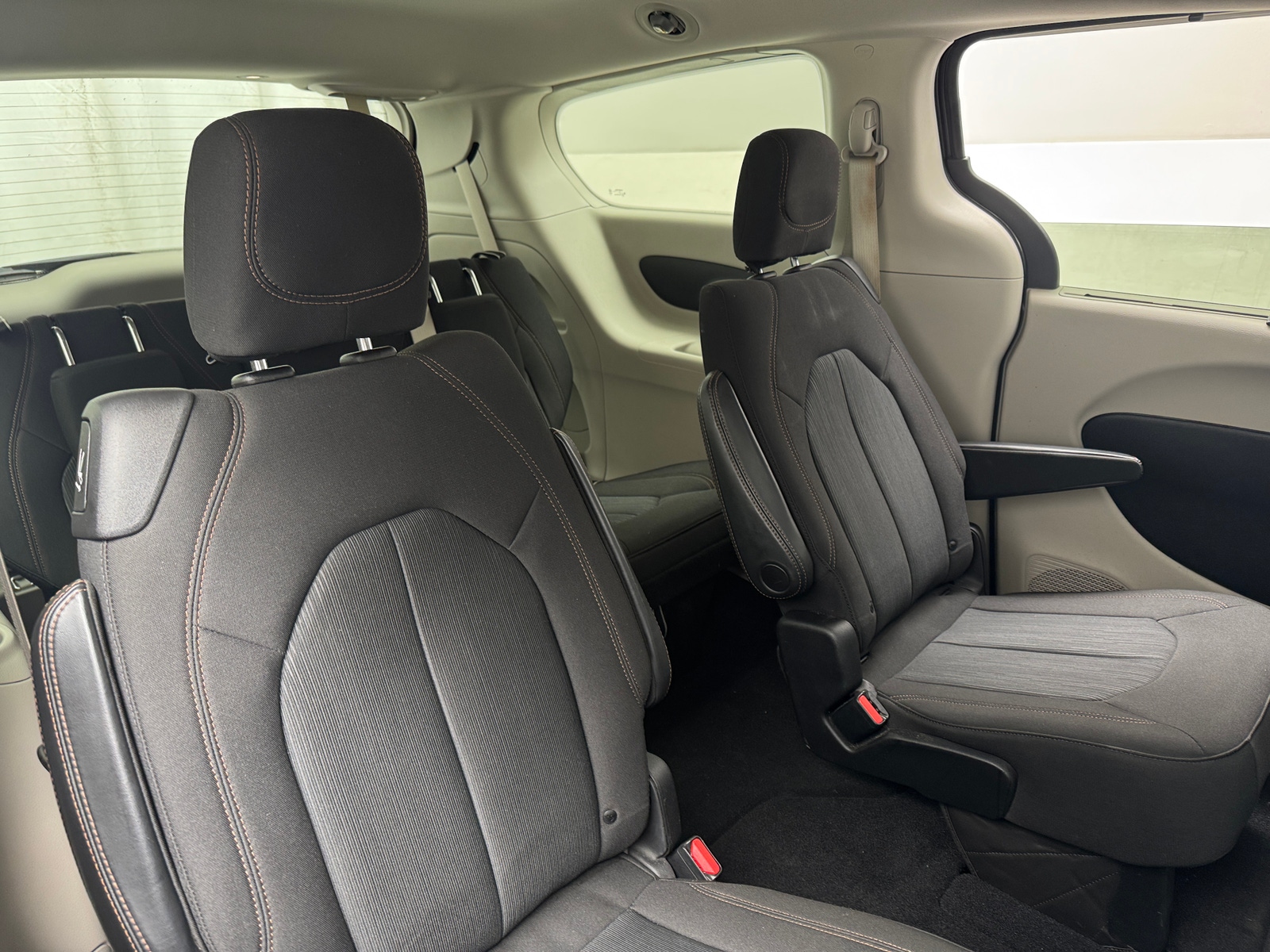 Thumbnail: 2020 Chrysler Pacifica - 6