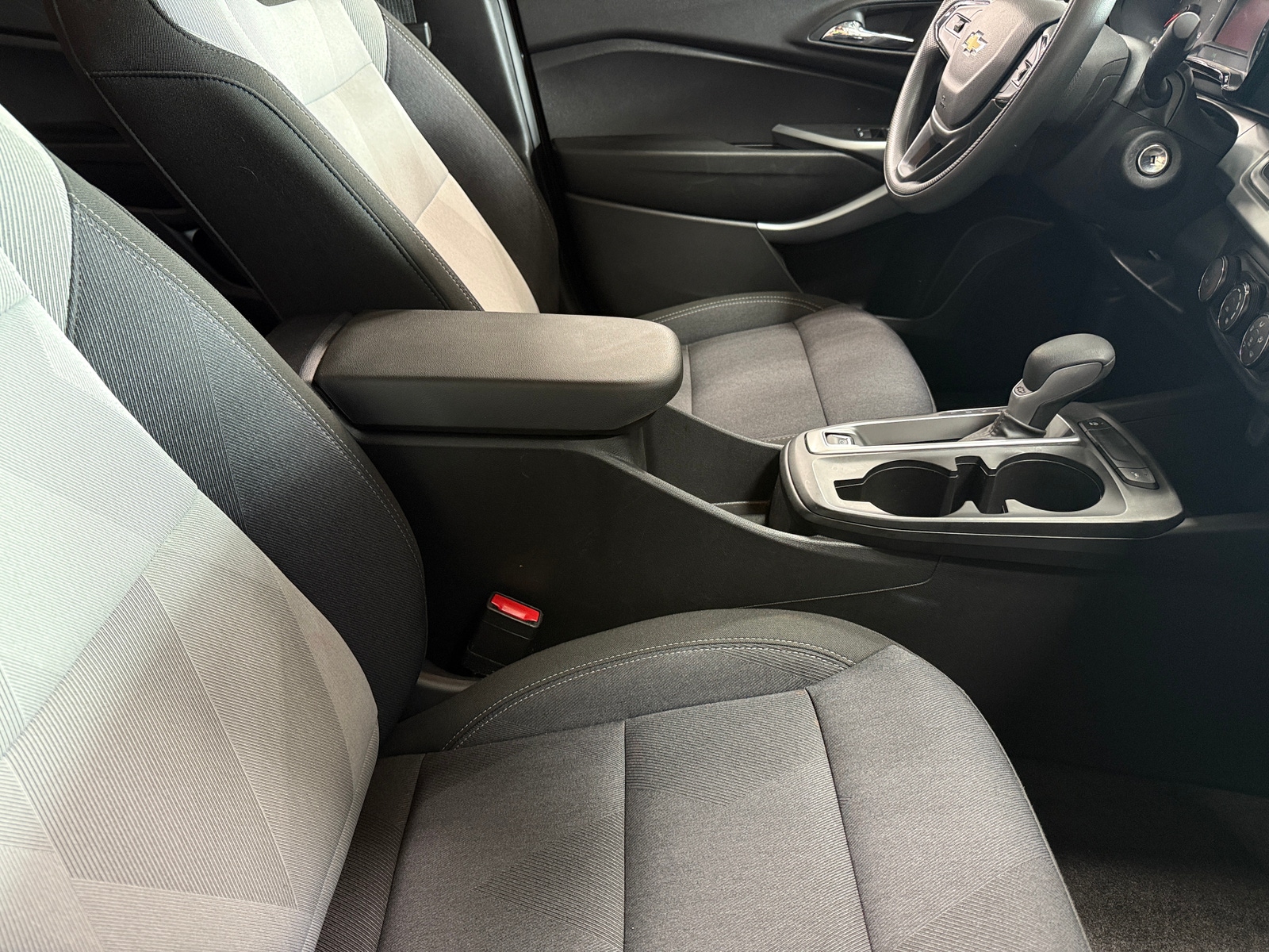 Thumbnail: 2025 Chevrolet Trax - 2