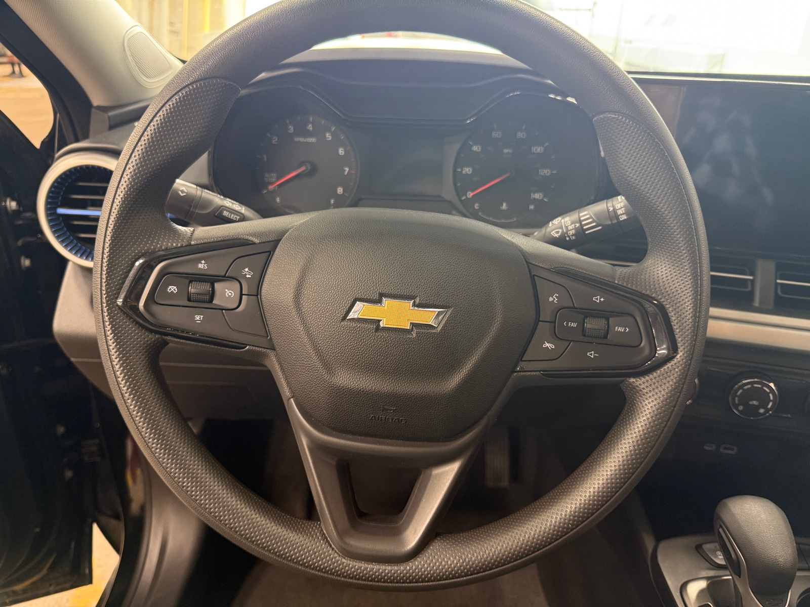 Thumbnail: 2025 Chevrolet Trax - 5