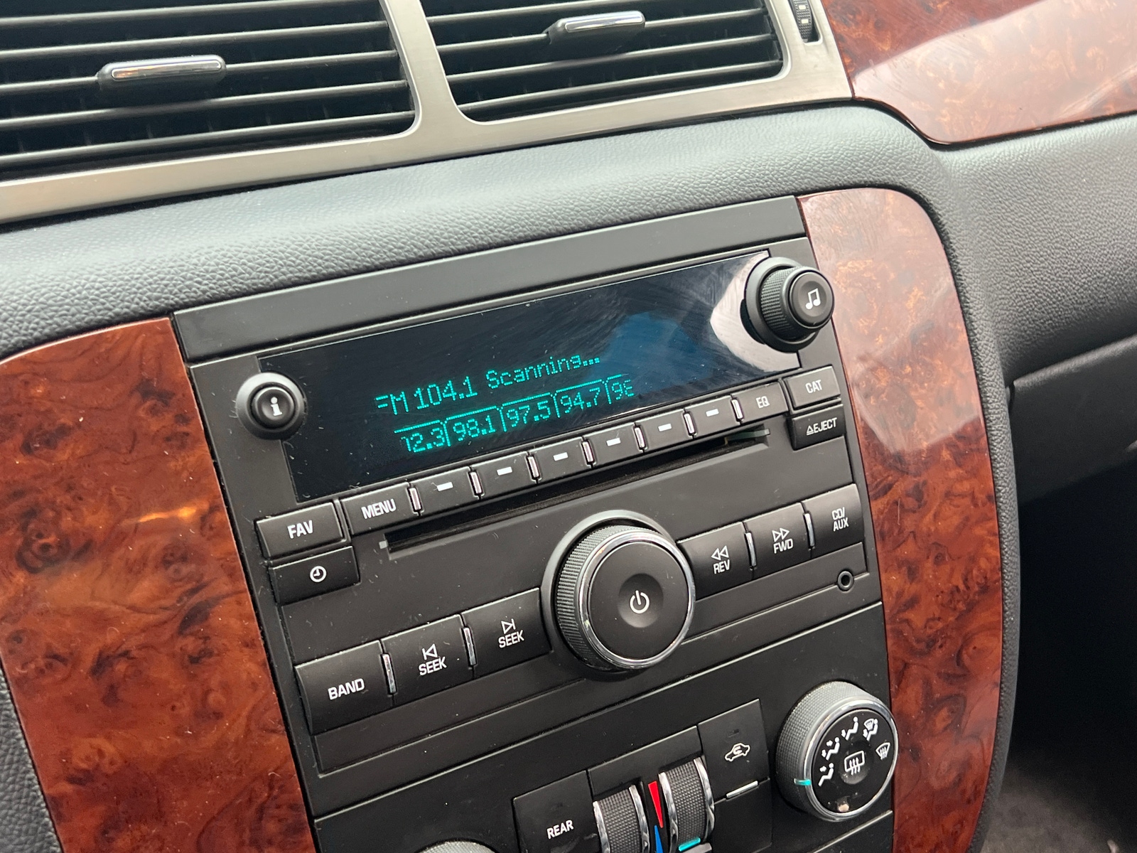 Thumbnail: 2014 Chevrolet Tahoe - 4
