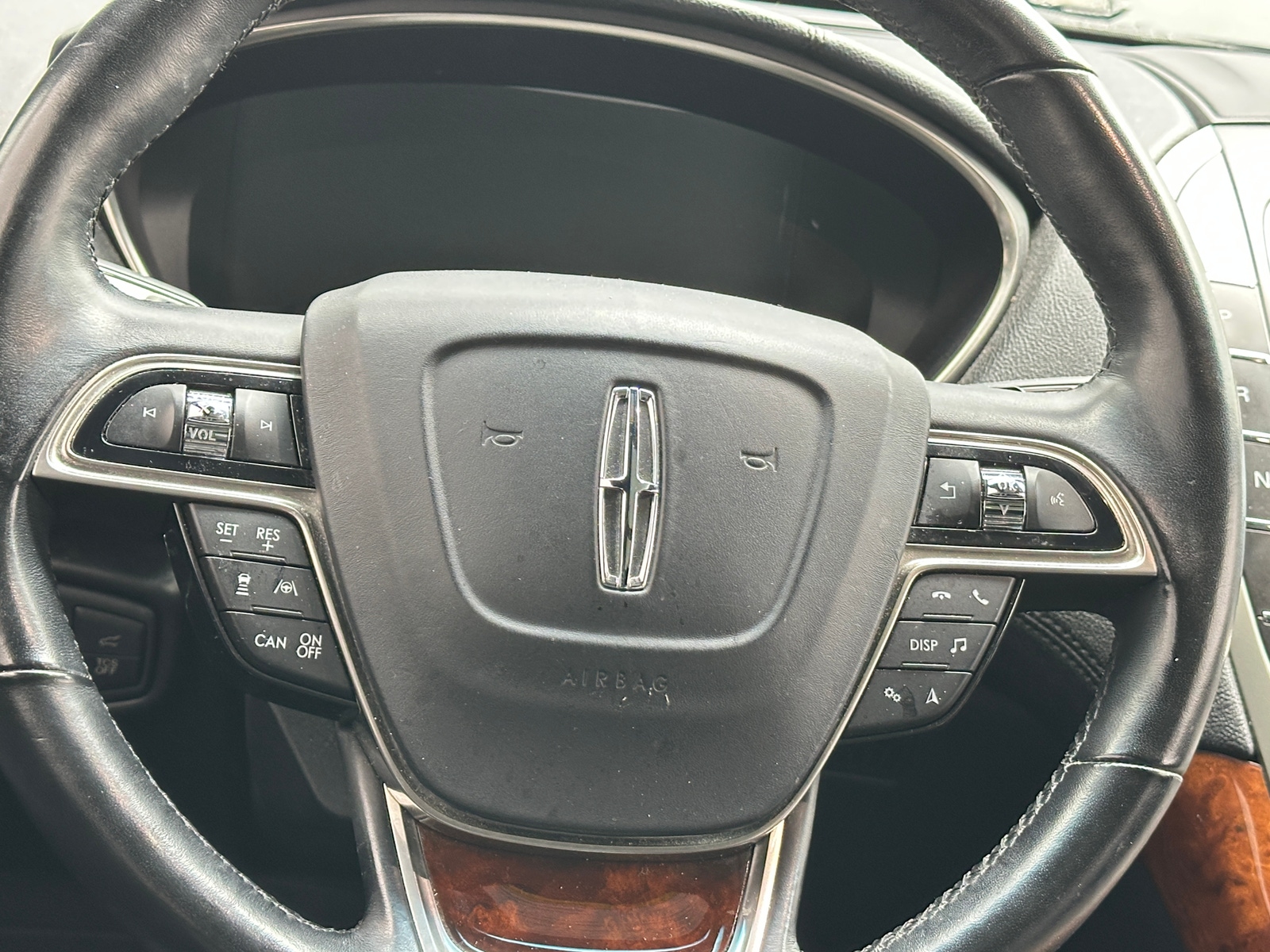 Thumbnail: 2019 Lincoln Nautilus - 4