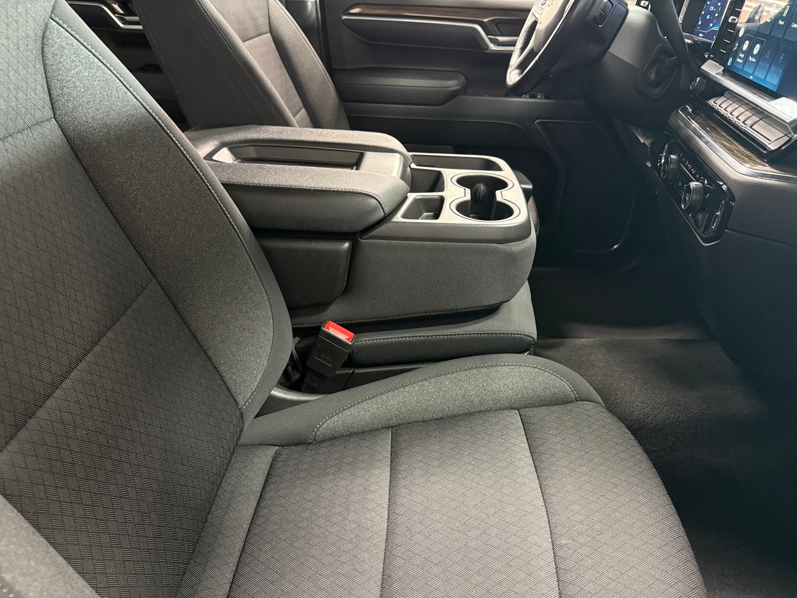 Thumbnail: 2022 Chevrolet Silverado 1500 - 2