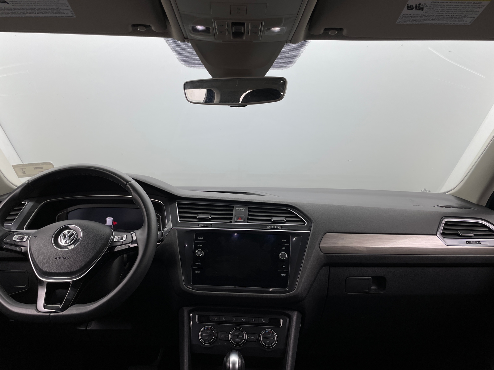 Thumbnail: 2020 Volkswagen Tiguan - 2