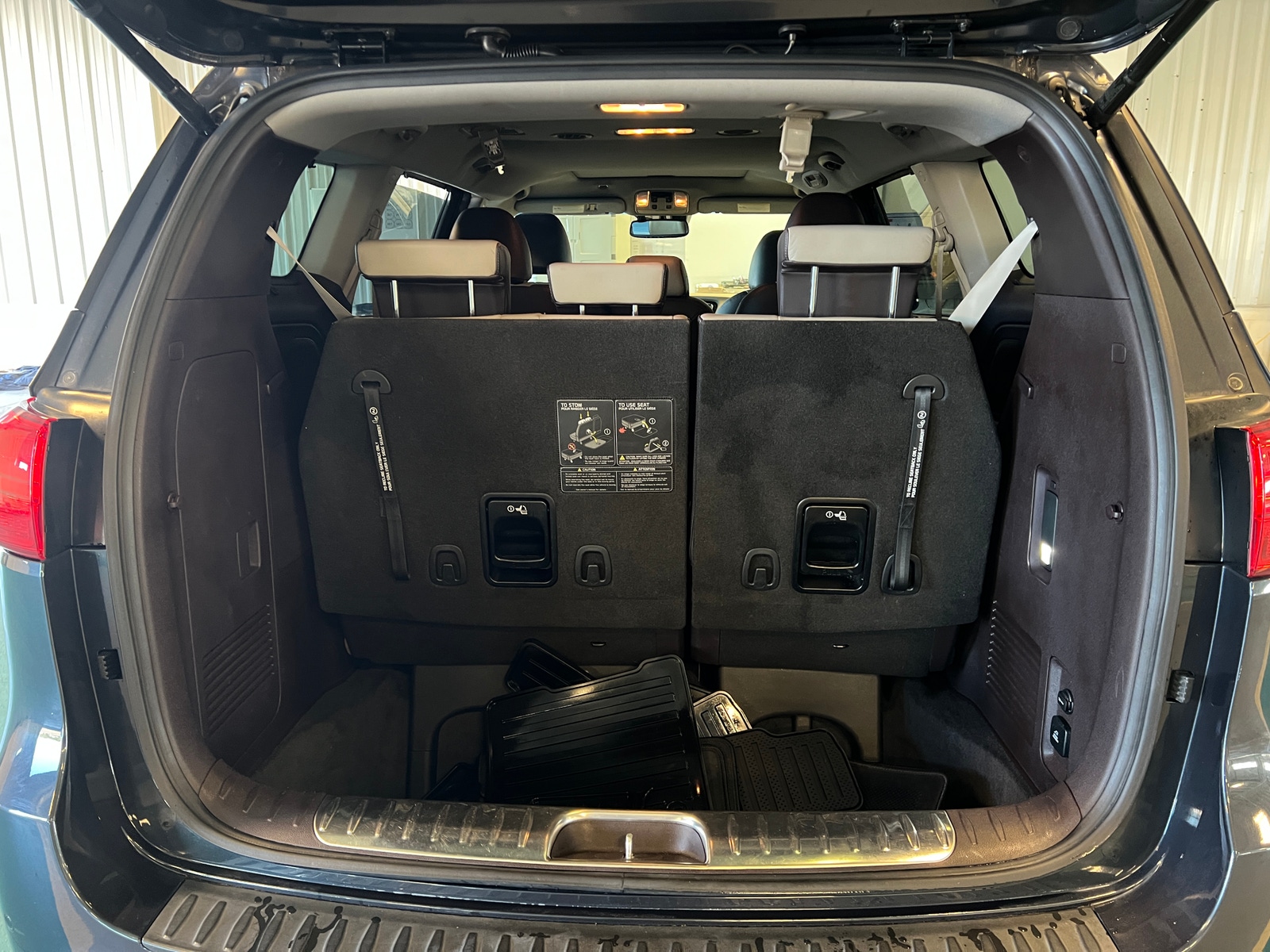 Thumbnail: 2017 Kia Sedona - 6