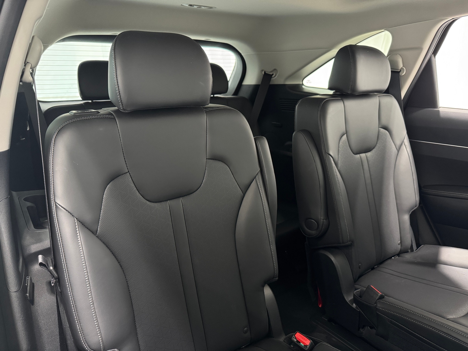 Thumbnail: 2023 Kia Sorento - 5
