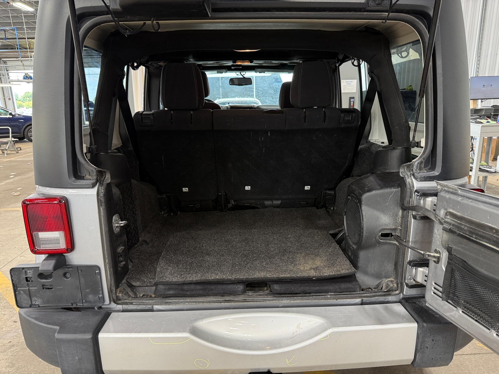 Thumbnail: 2013 Jeep Wrangler - 7