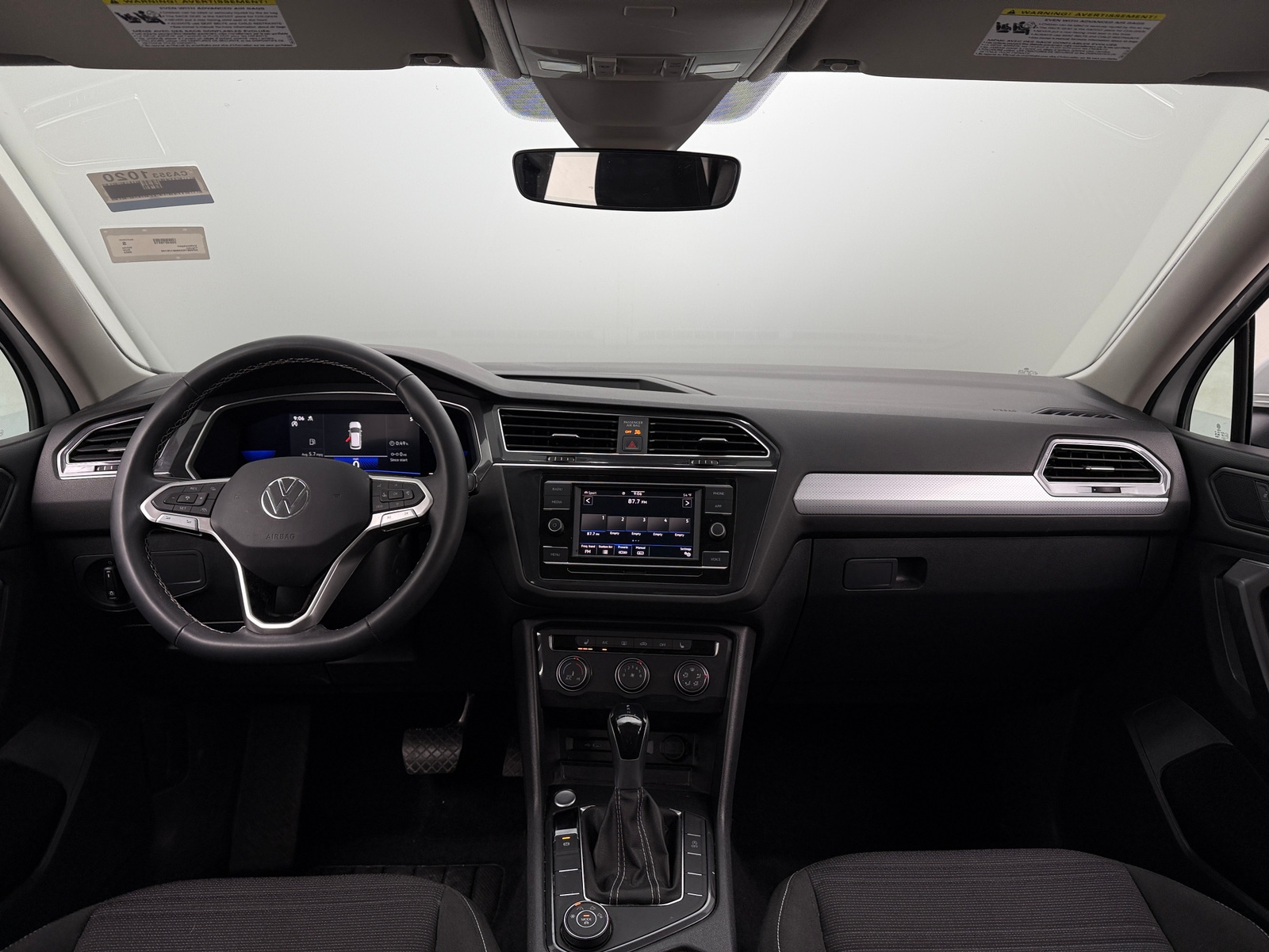 Thumbnail: 2022 Volkswagen Tiguan - 3