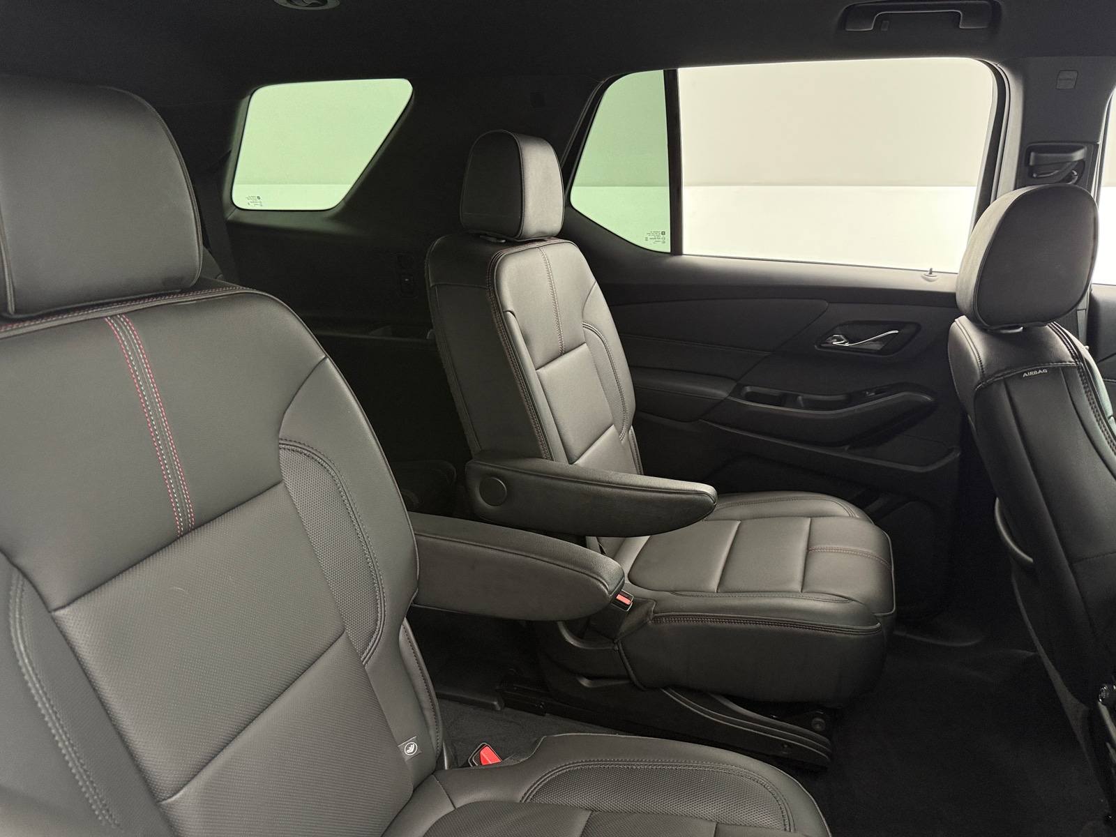 Thumbnail: 2022 Chevrolet Traverse - 5