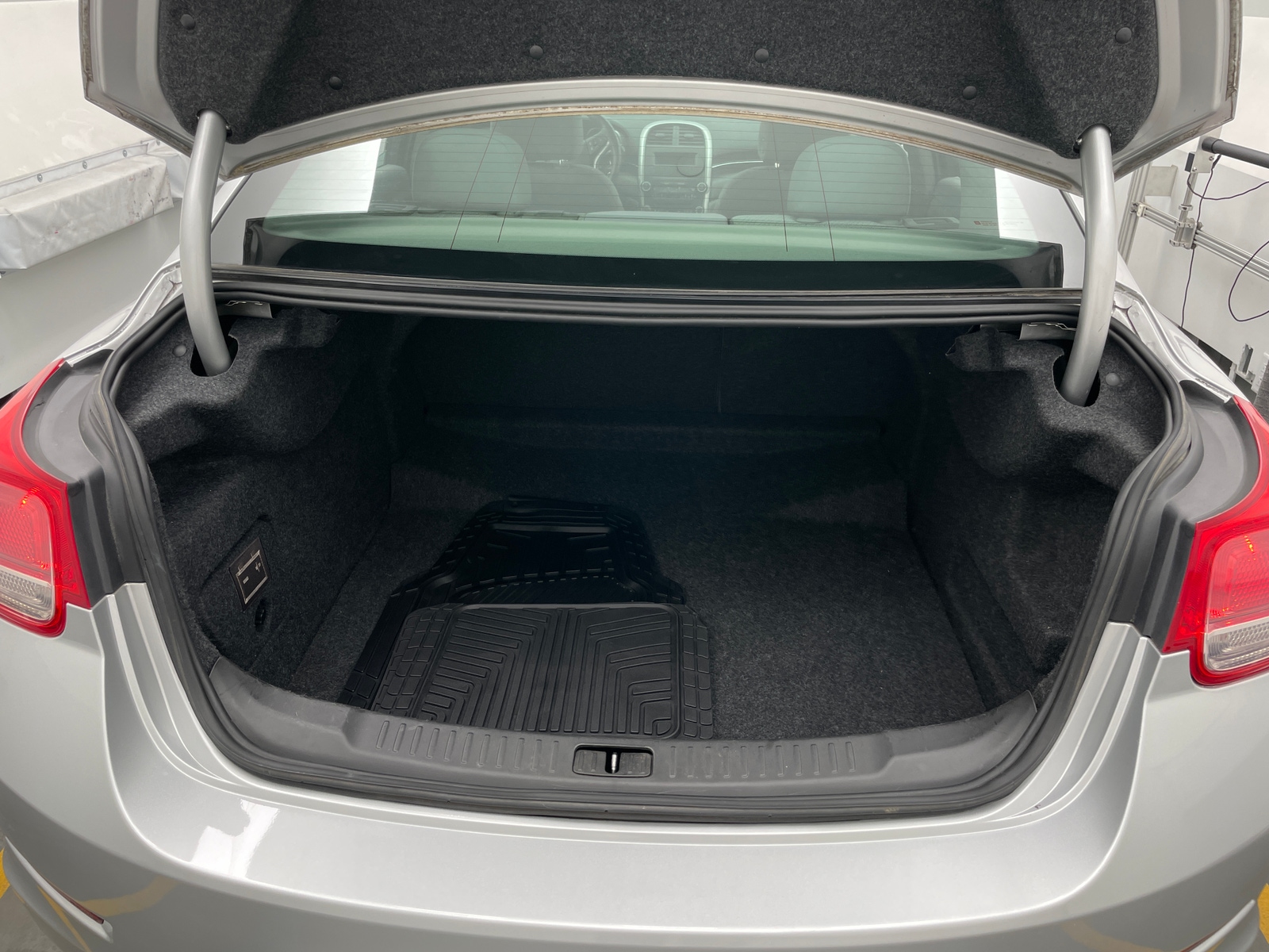 Thumbnail: 2015 Chevrolet Malibu - 6