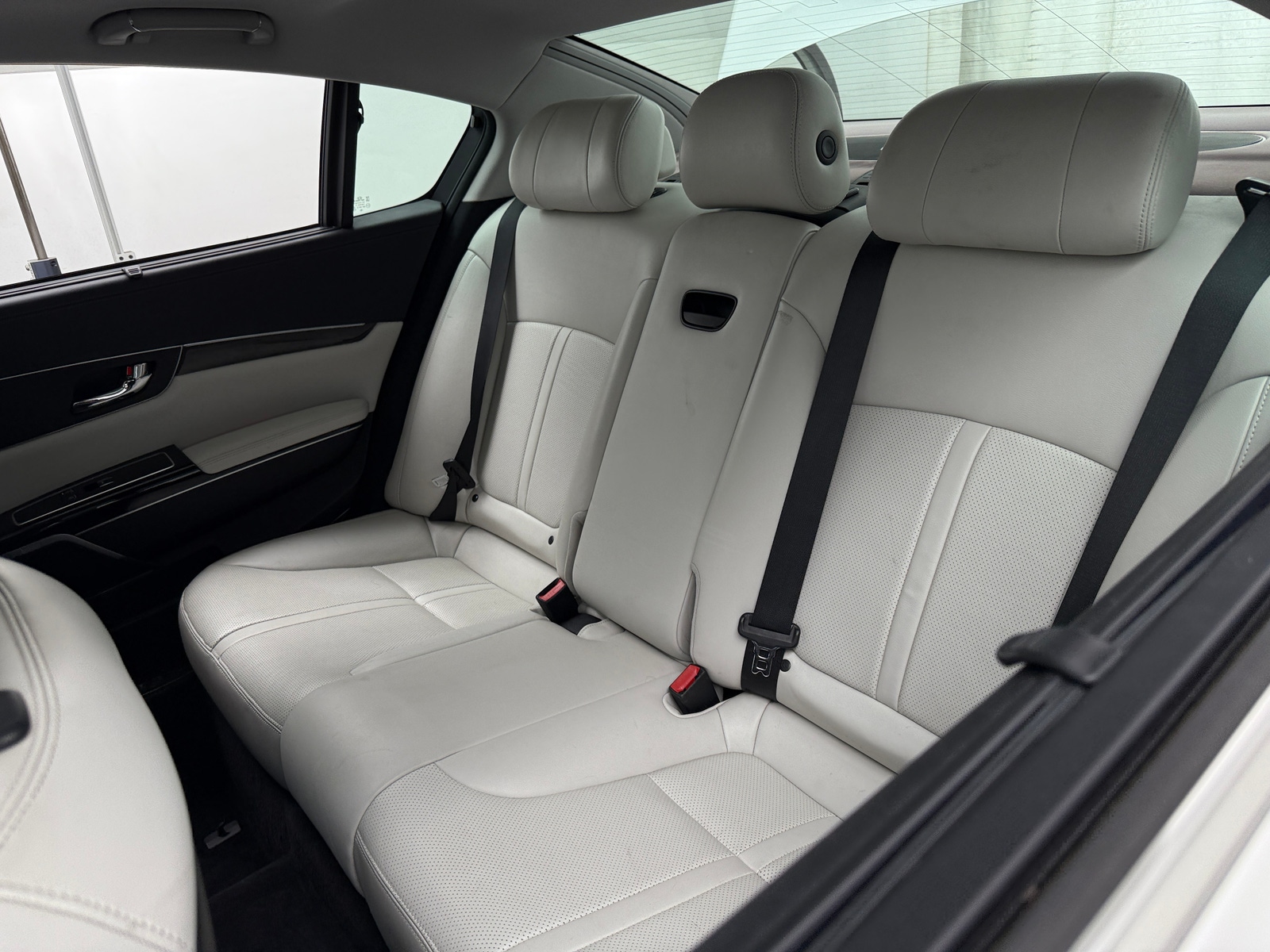 Thumbnail: 2016 Kia K900 - 5