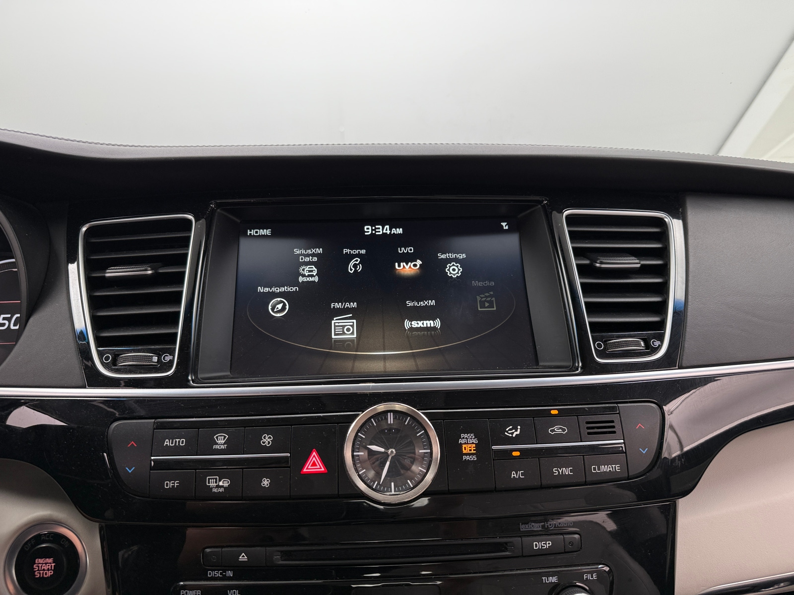 Thumbnail: 2016 Kia K900 - 3