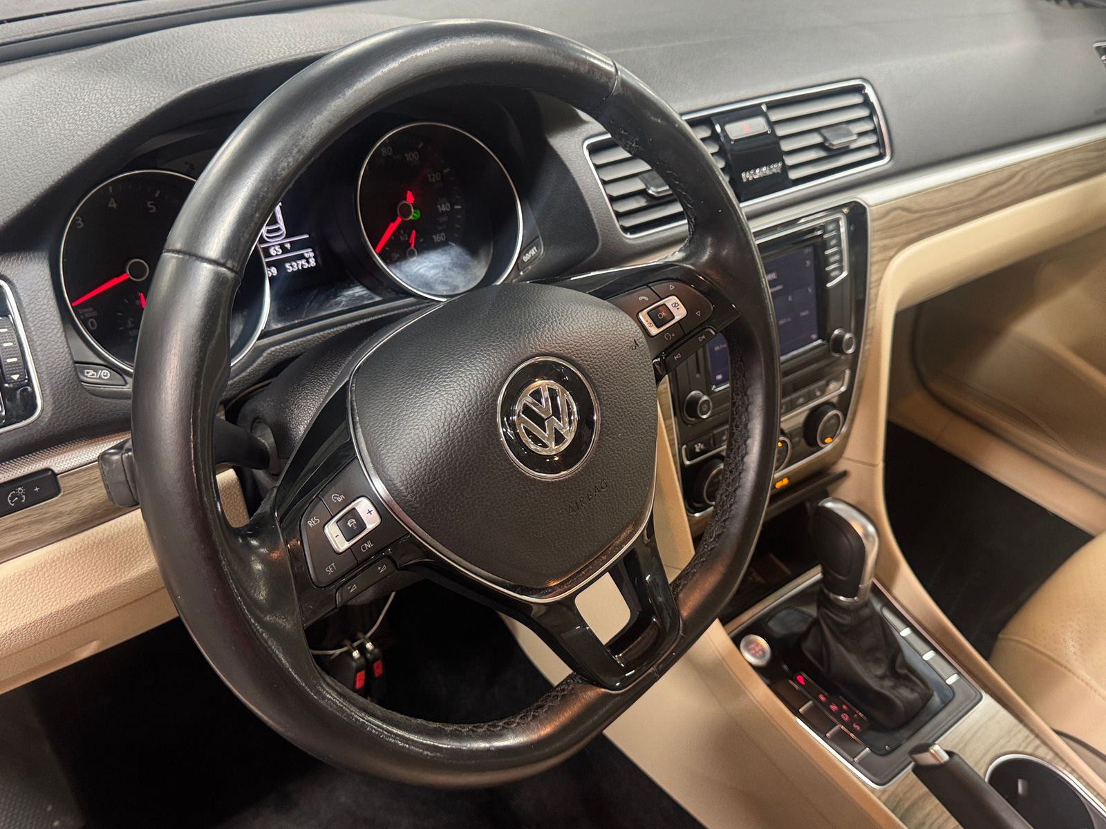 Thumbnail: 2018 Volkswagen Passat - 4