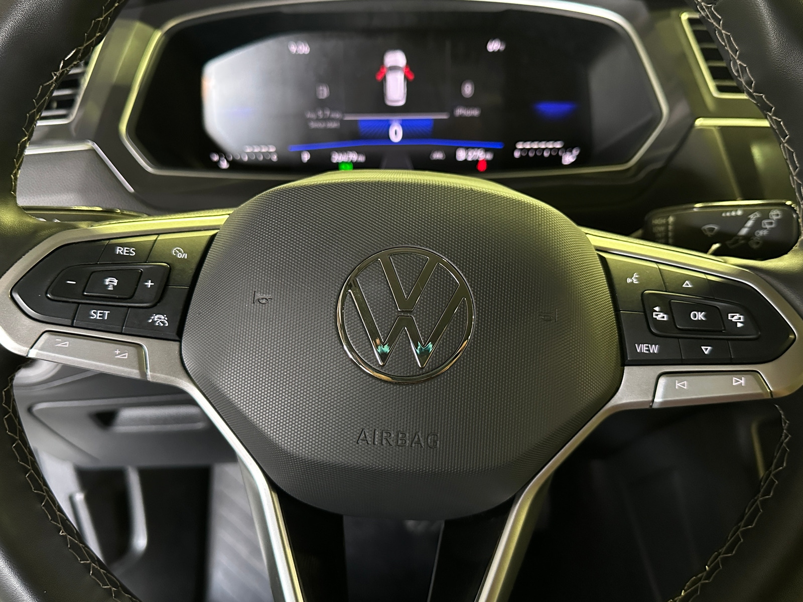 Thumbnail: 2024 Volkswagen Tiguan - 4