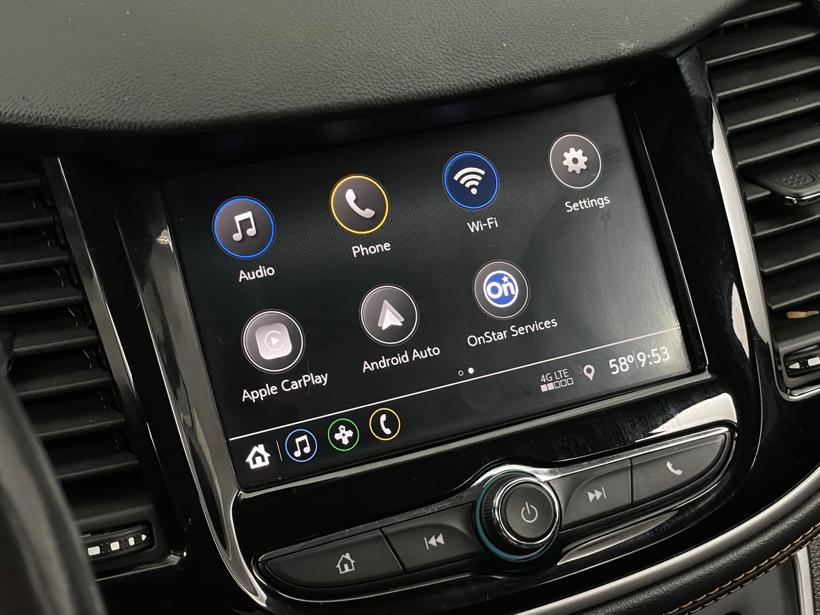 Thumbnail: 2022 Chevrolet Trax - 4
