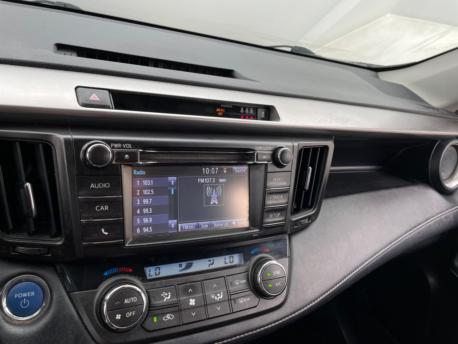 Thumbnail: 2018 Toyota RAV4 - 4