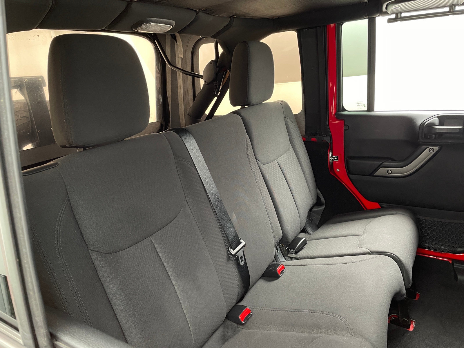 Thumbnail: 2015 Jeep Wrangler - 6