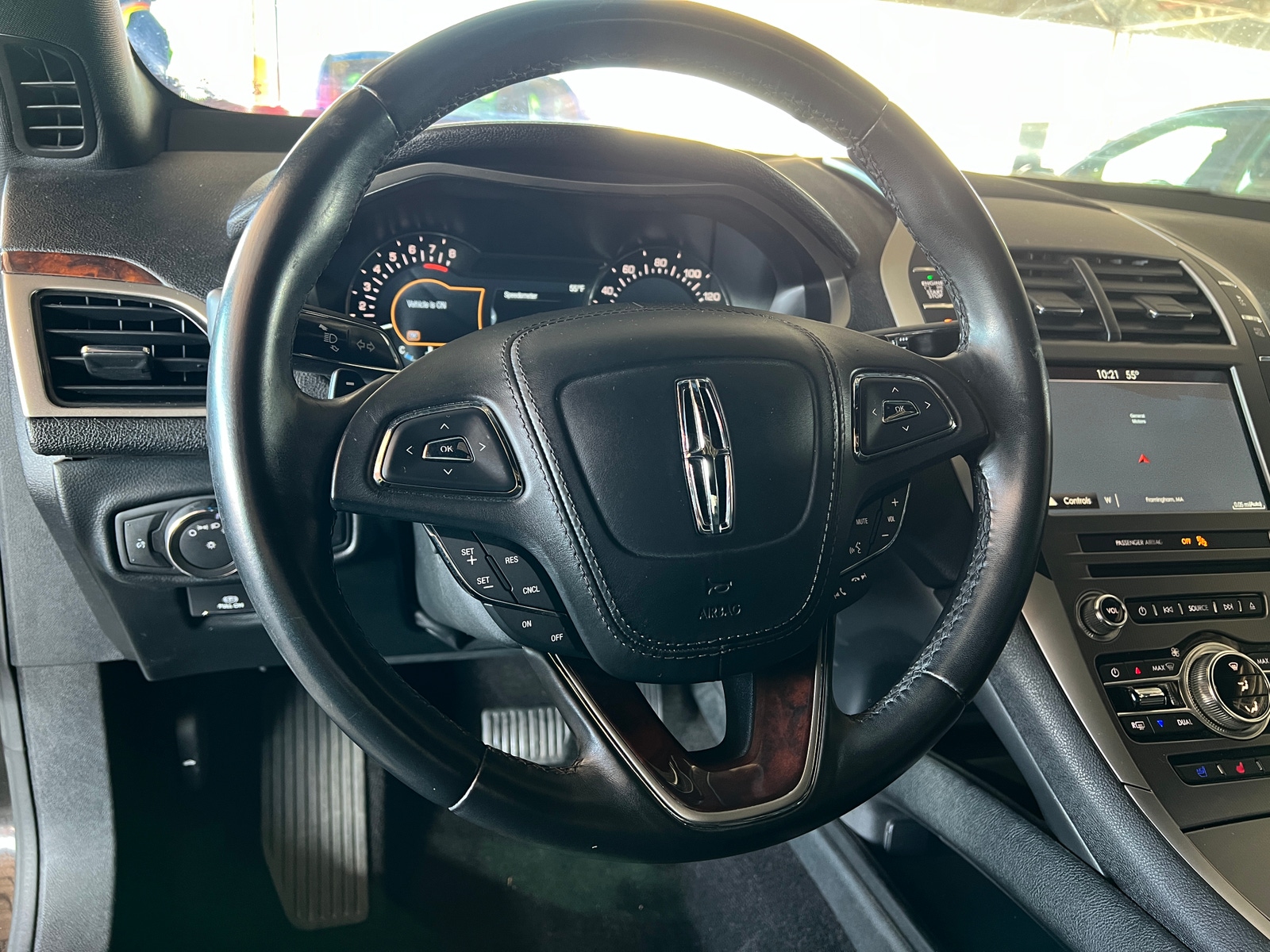 Thumbnail: 2017 Lincoln MKZ - 4