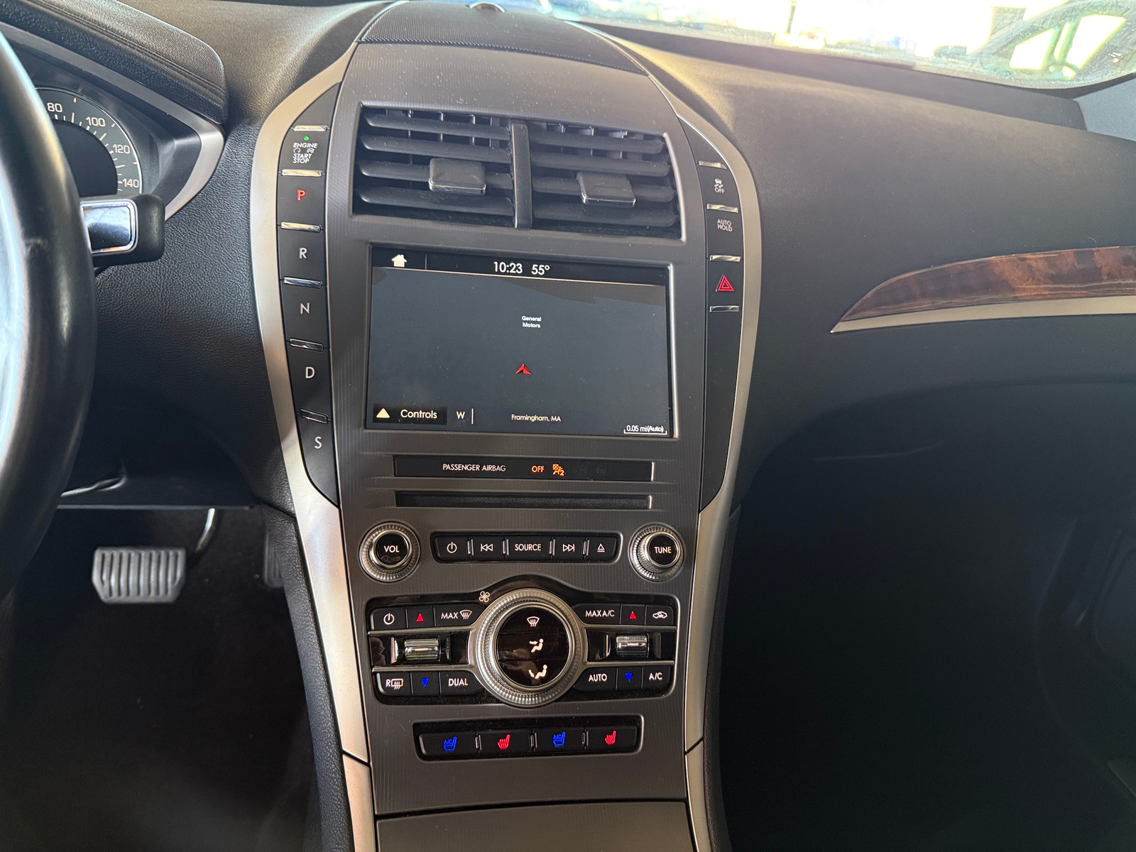 Thumbnail: 2017 Lincoln MKZ - 3
