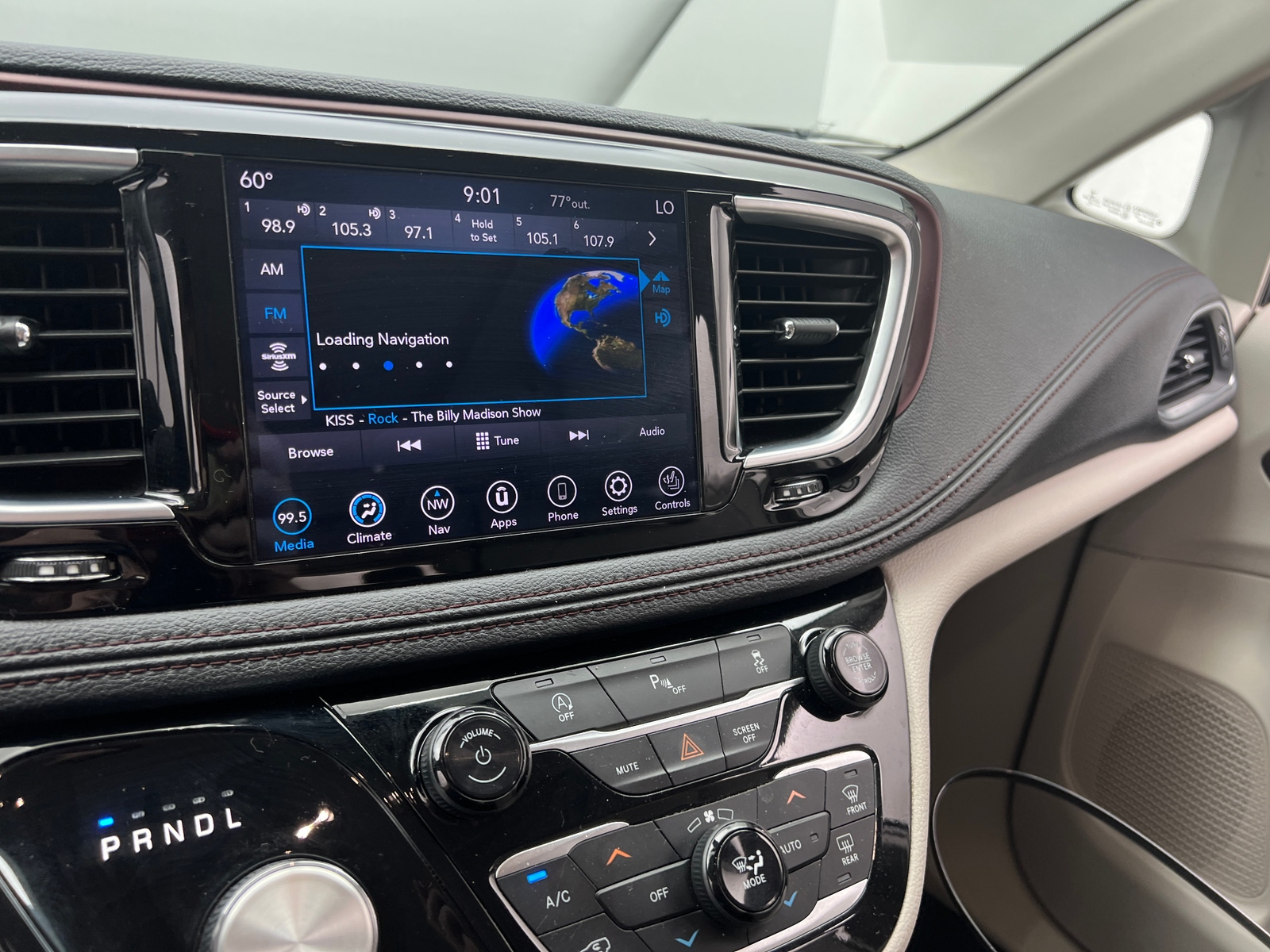 Thumbnail: 2020 Chrysler Pacifica - 3