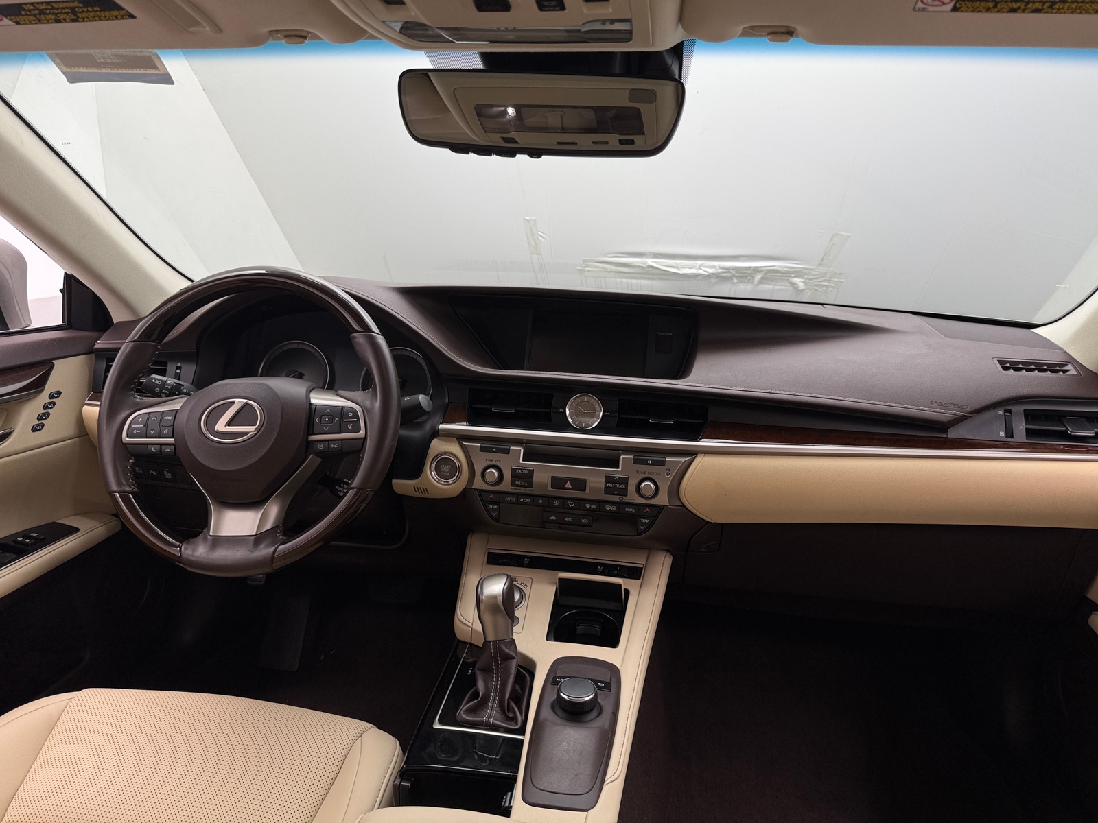 Thumbnail: 2018 Lexus ES - 2