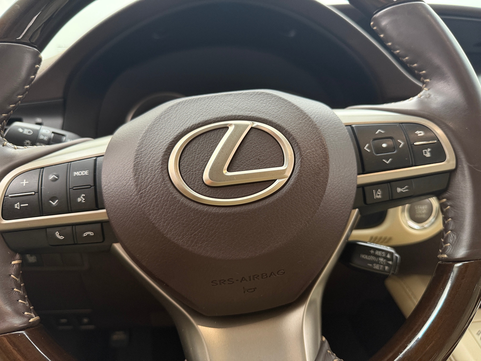 Thumbnail: 2018 Lexus ES - 4