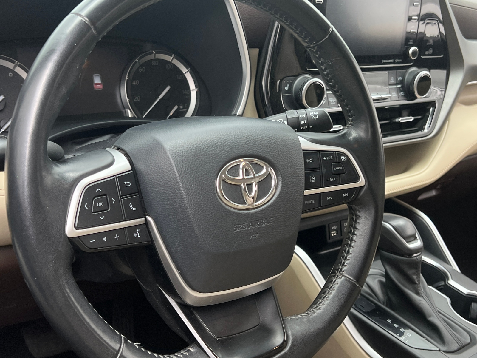 Thumbnail: 2022 Toyota Highlander - 4