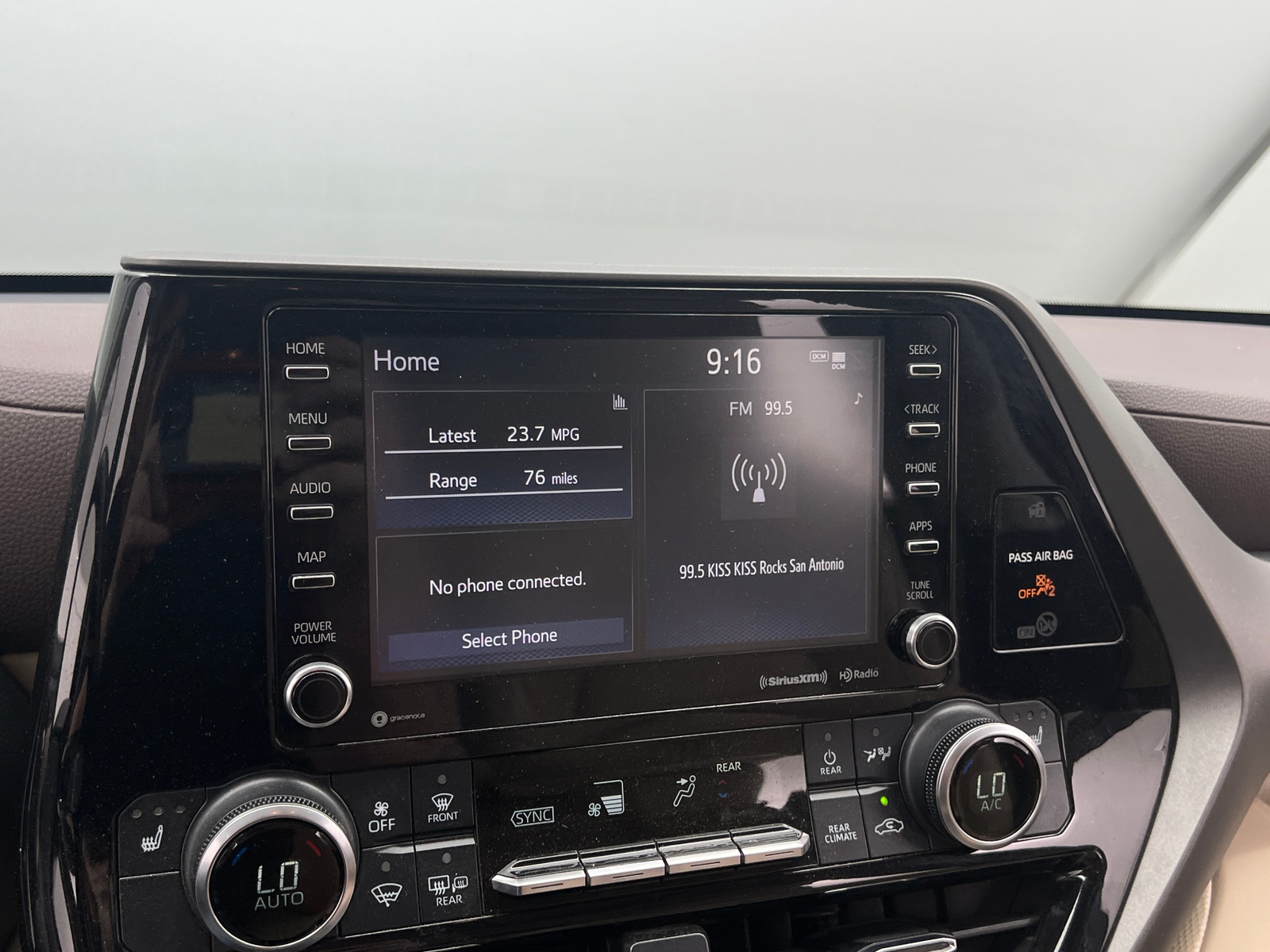 Thumbnail: 2022 Toyota Highlander - 3