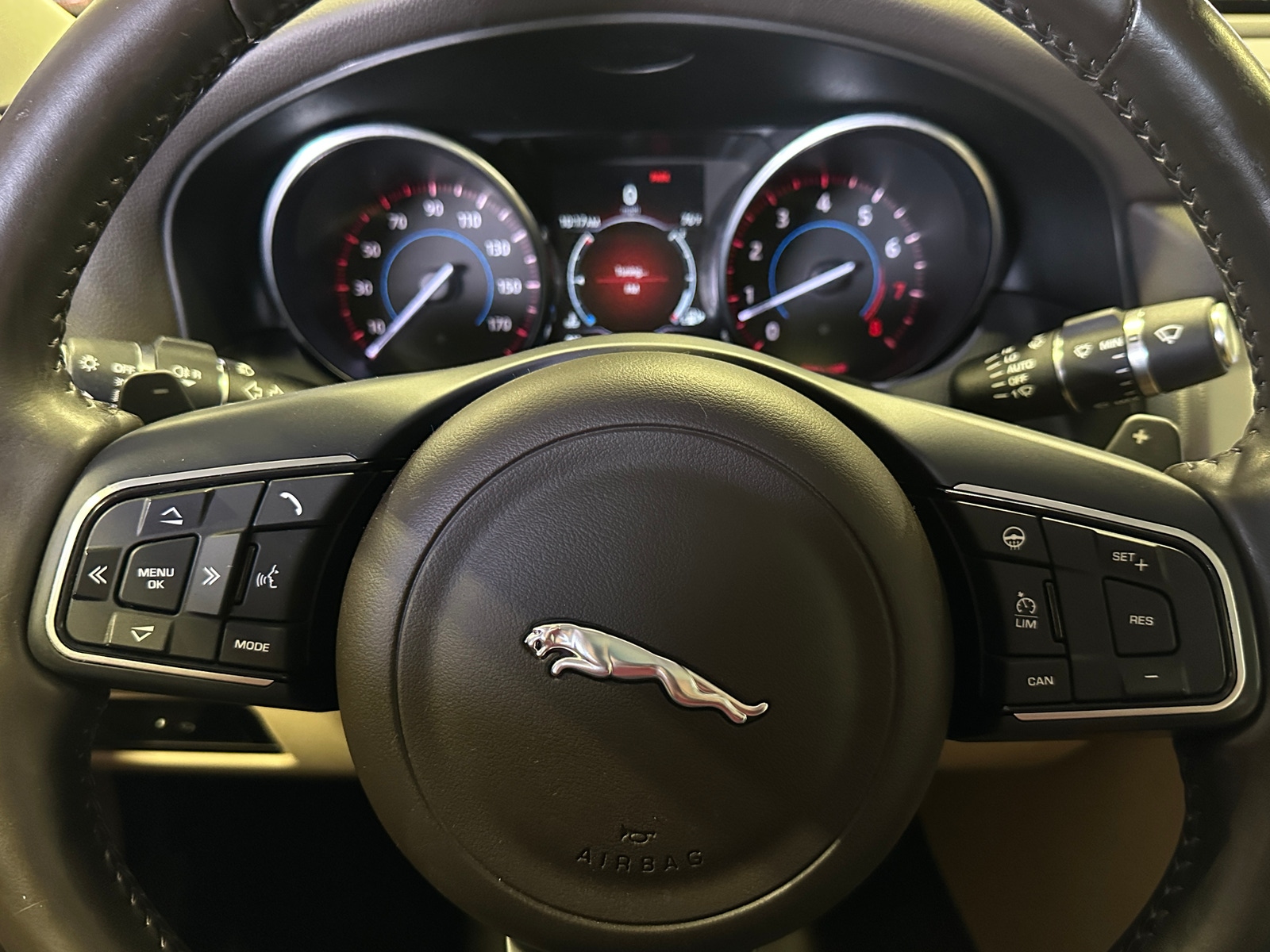 Thumbnail: 2017 Jaguar XF - 4