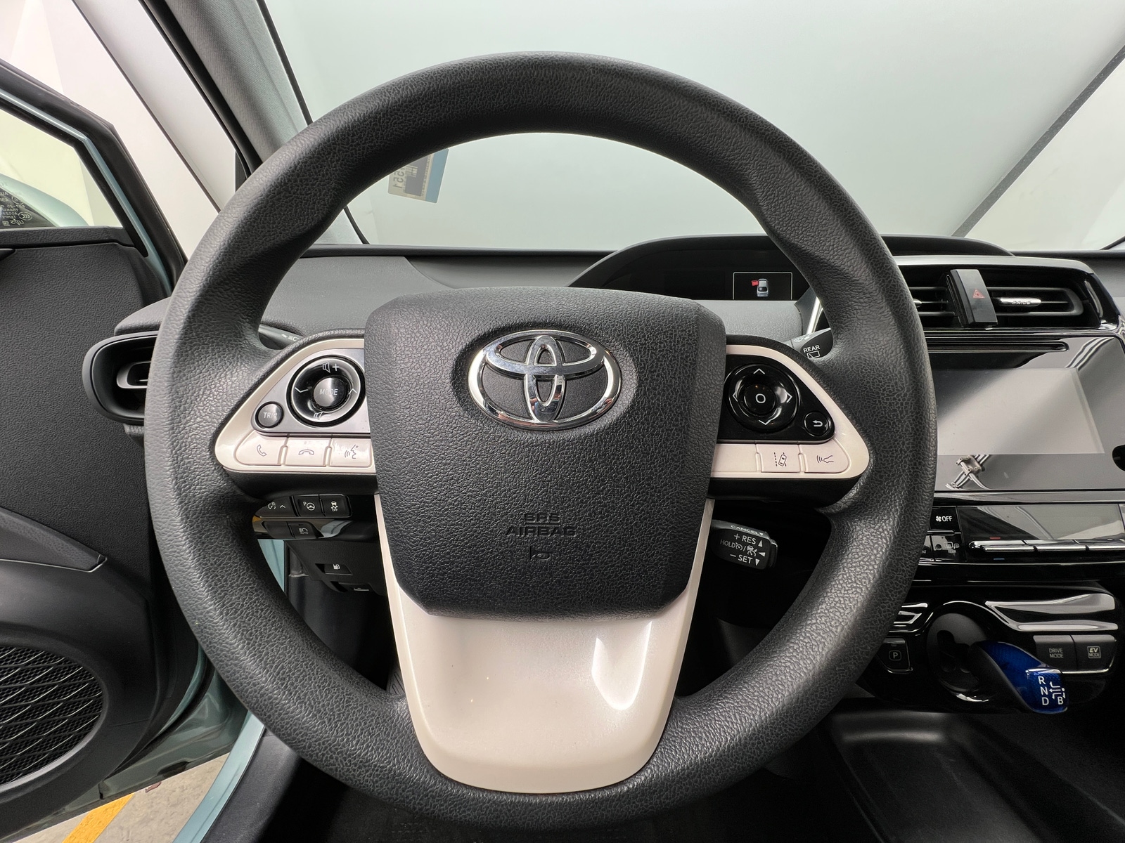 Thumbnail: 2018 Toyota Prius - 5