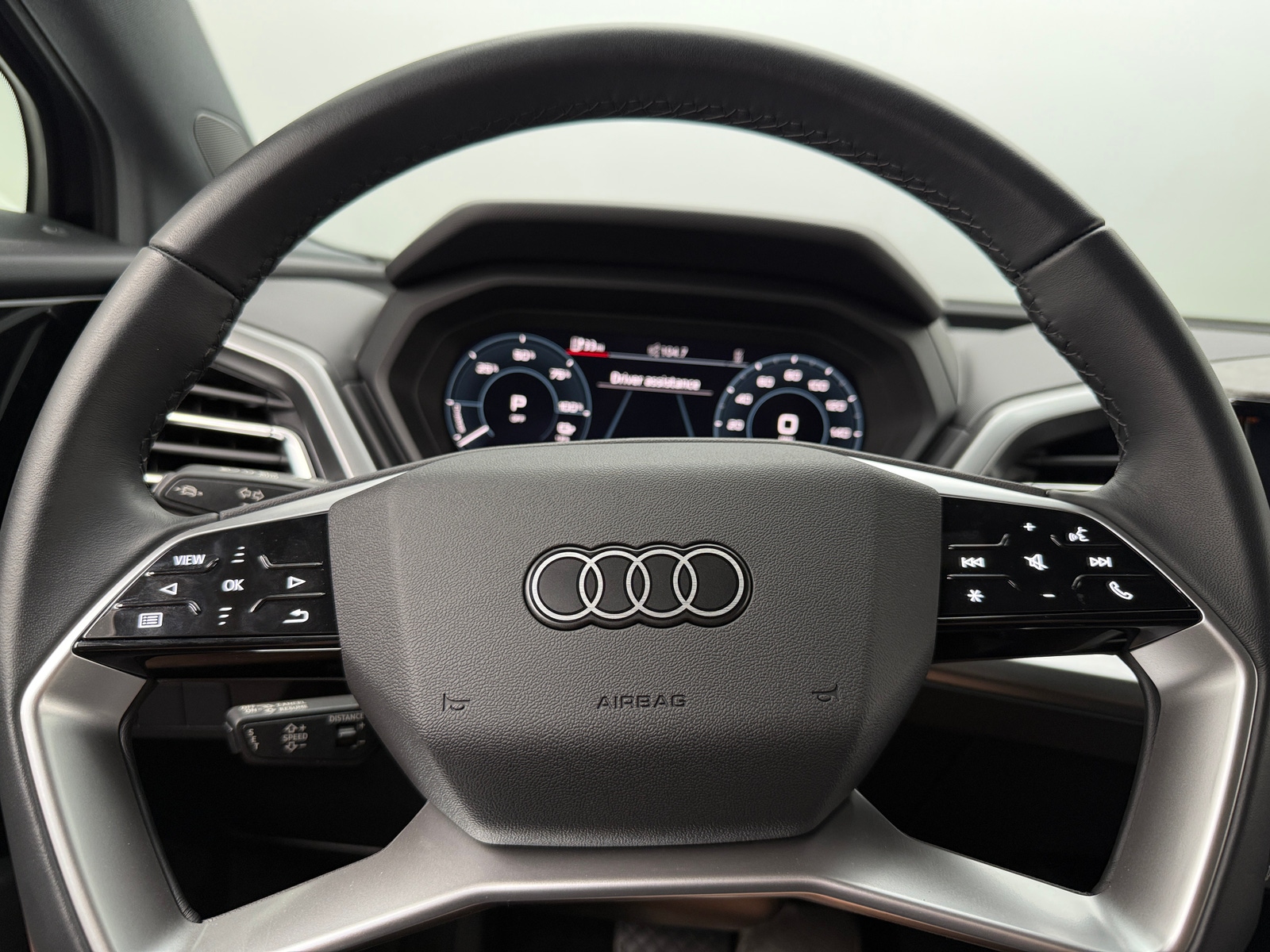 Thumbnail: 2024 Audi Q4 e-tron - 4