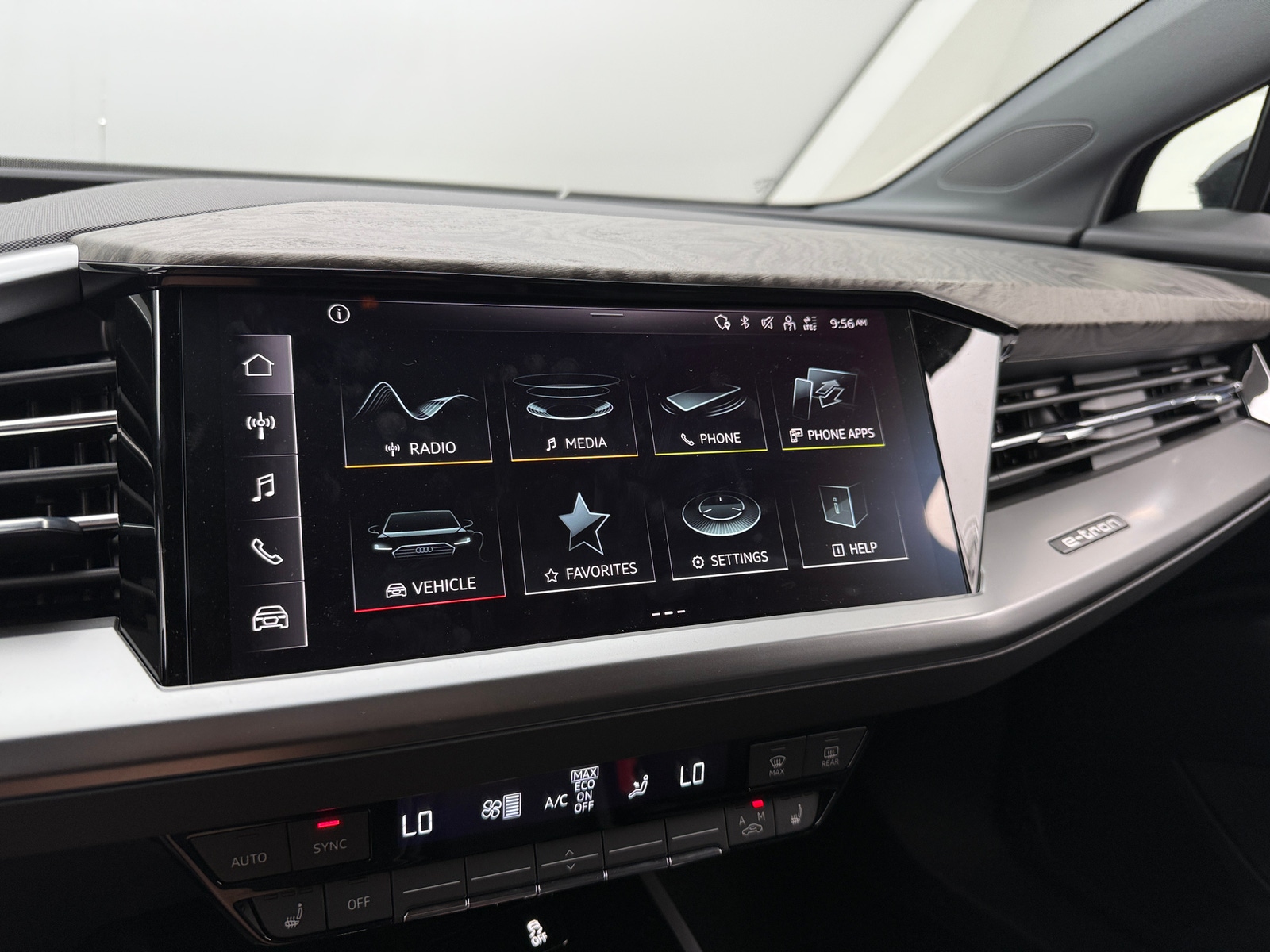 Thumbnail: 2024 Audi Q4 e-tron - 3