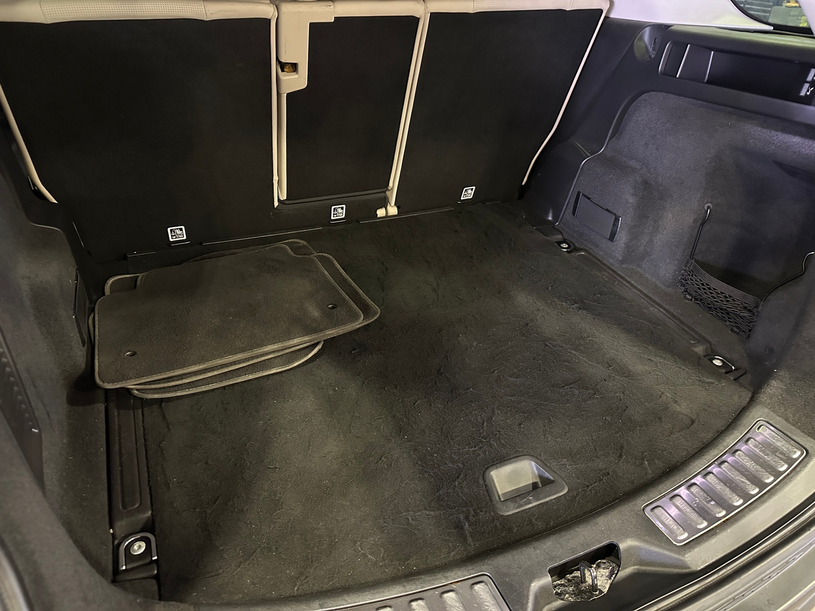Thumbnail: 2021 Land Rover Discovery Sport - 6