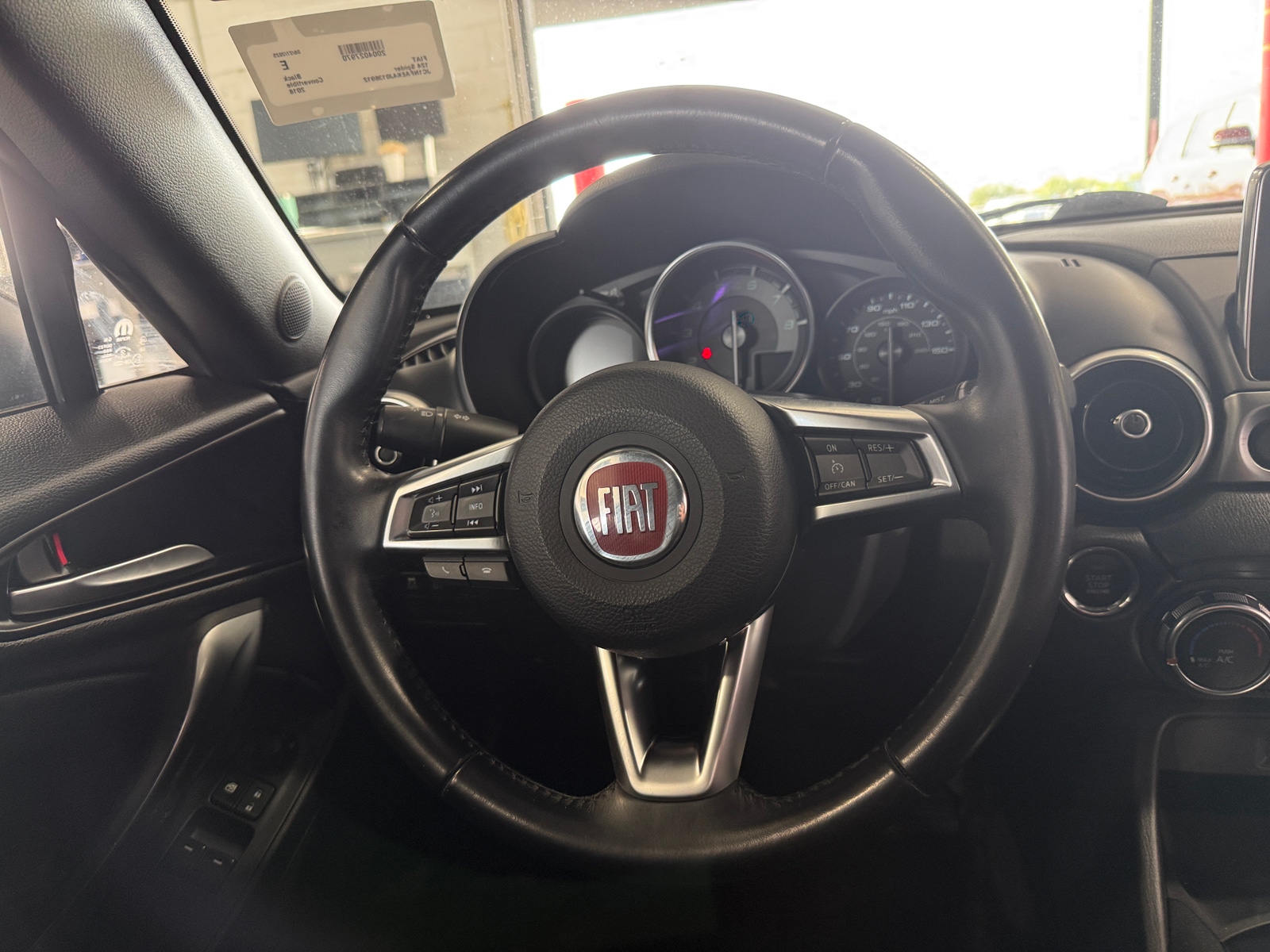 Thumbnail: 2018 Fiat 124 Spider - 5