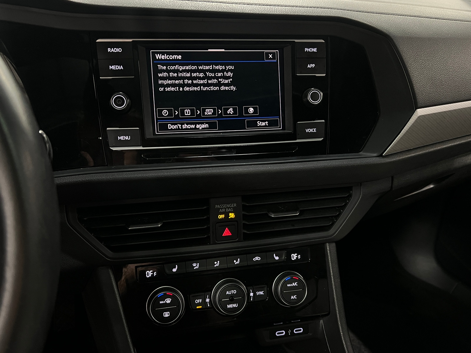 Thumbnail: 2021 Volkswagen Jetta - 4