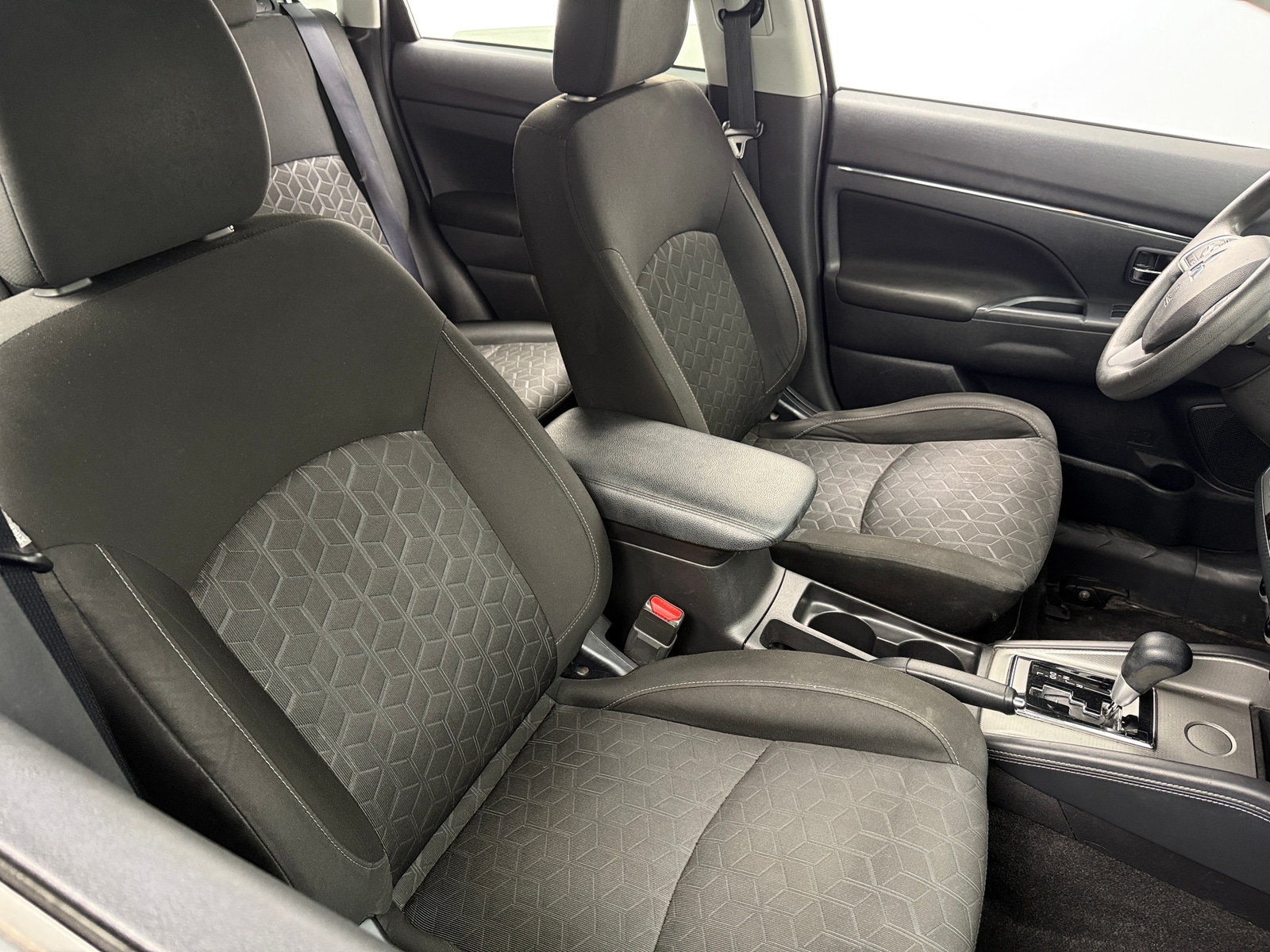 Thumbnail: 2020 Mitsubishi Outlander Sport - 2