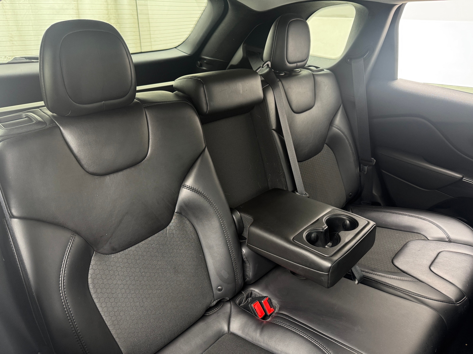 Thumbnail: 2019 Jeep Cherokee - 6