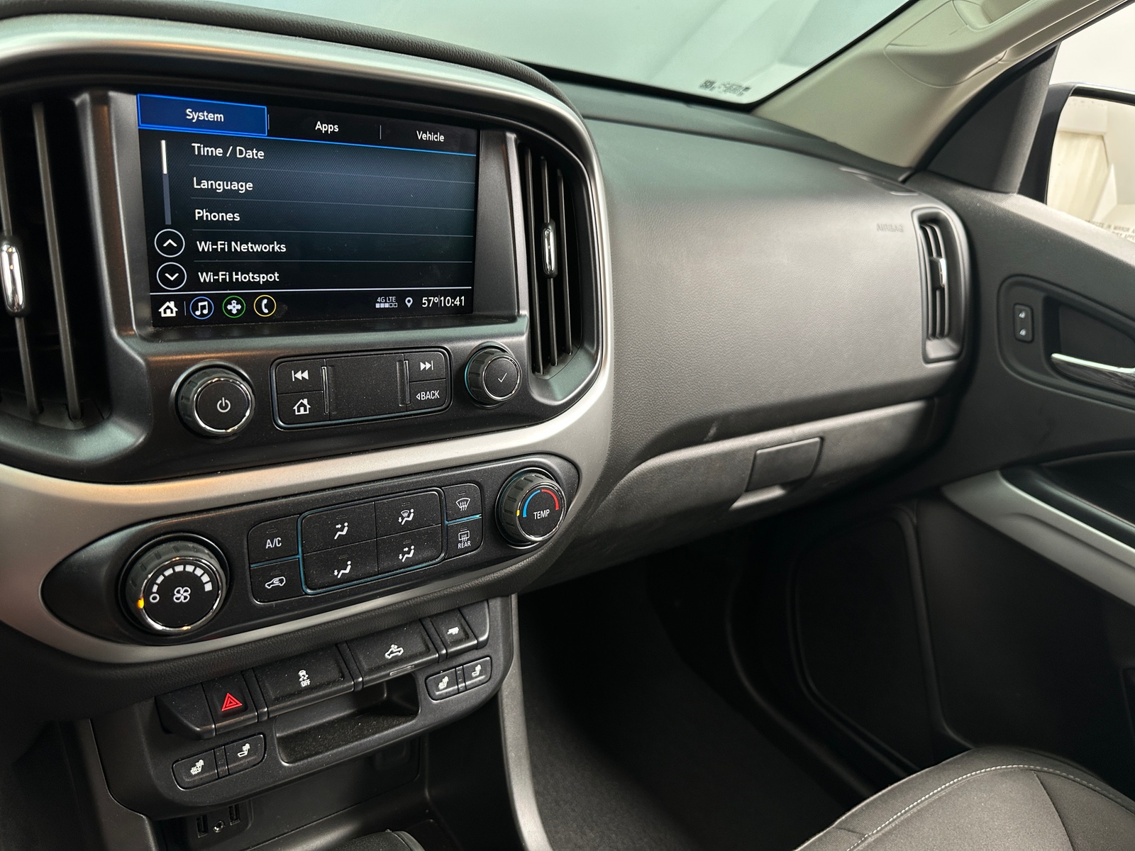 Thumbnail: 2021 Chevrolet Colorado - 4