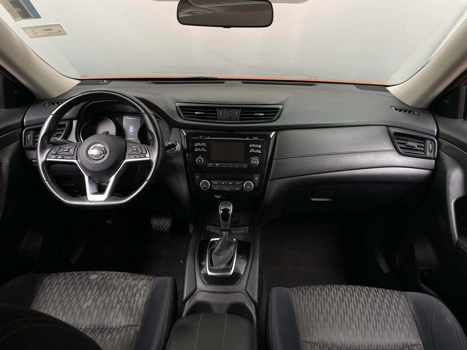 Thumbnail: 2017 Nissan Rogue - 3