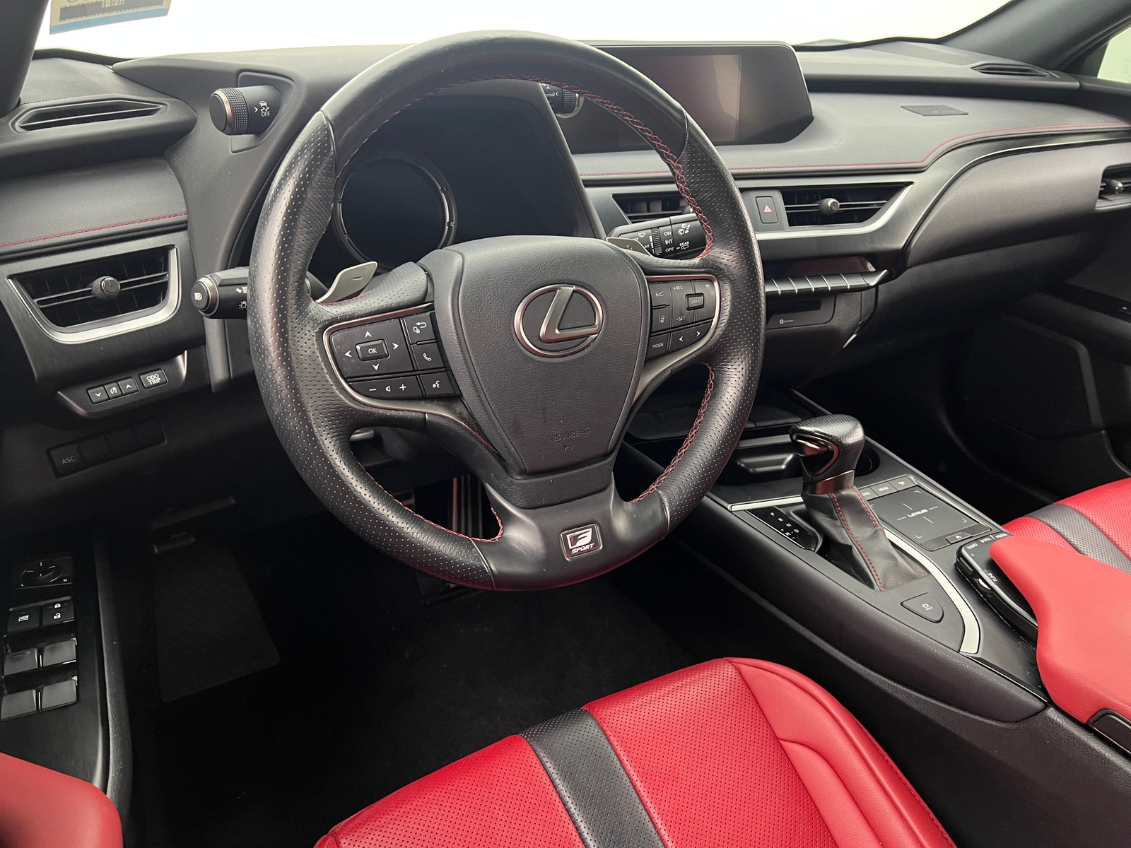 Thumbnail: 2022 Lexus UX - 2