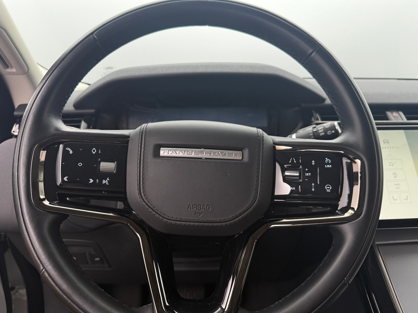 Thumbnail: 2024 Land Rover Range Rover Velar - 4